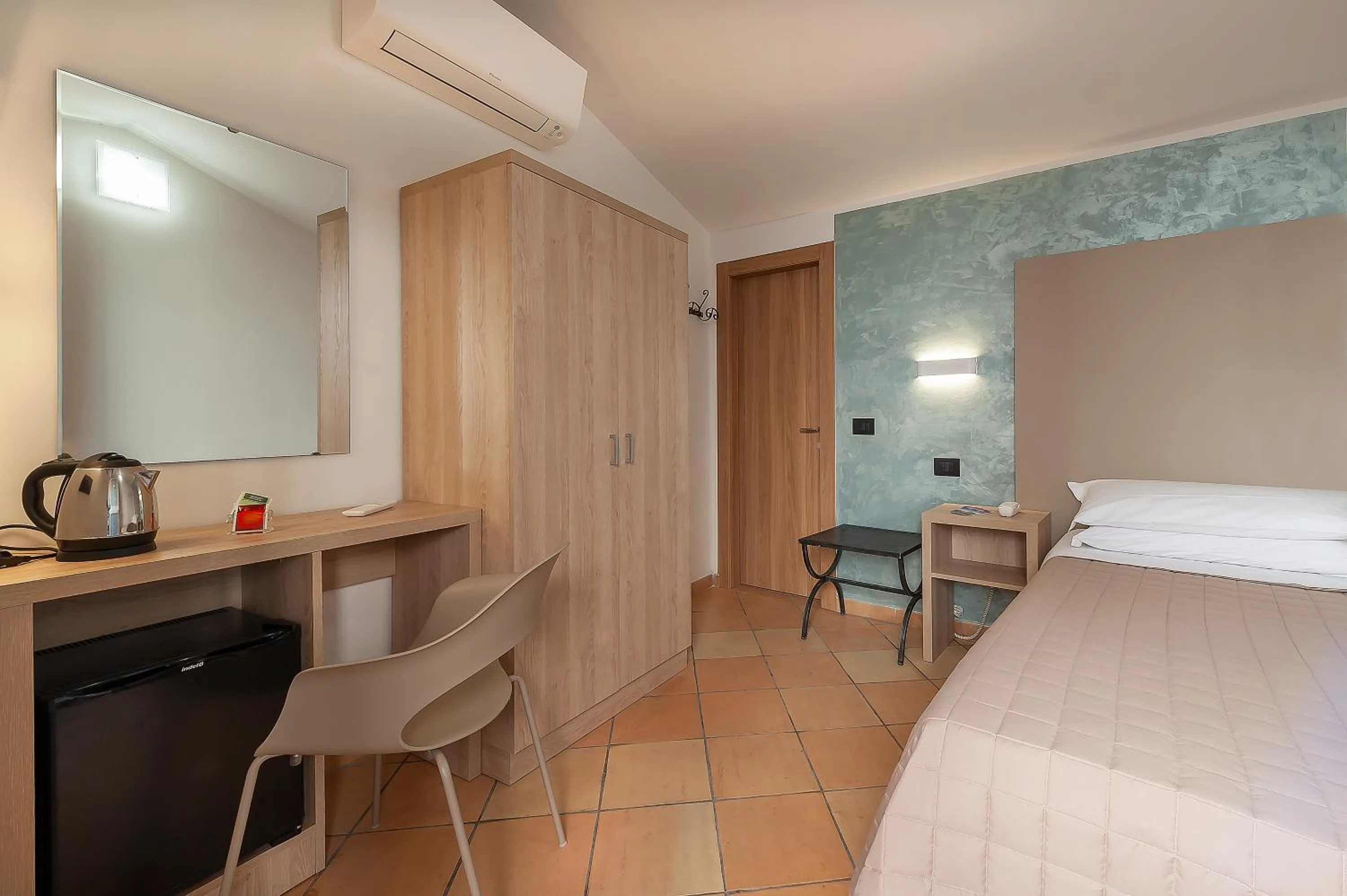 Bedroom, Bed in Hotel Sole