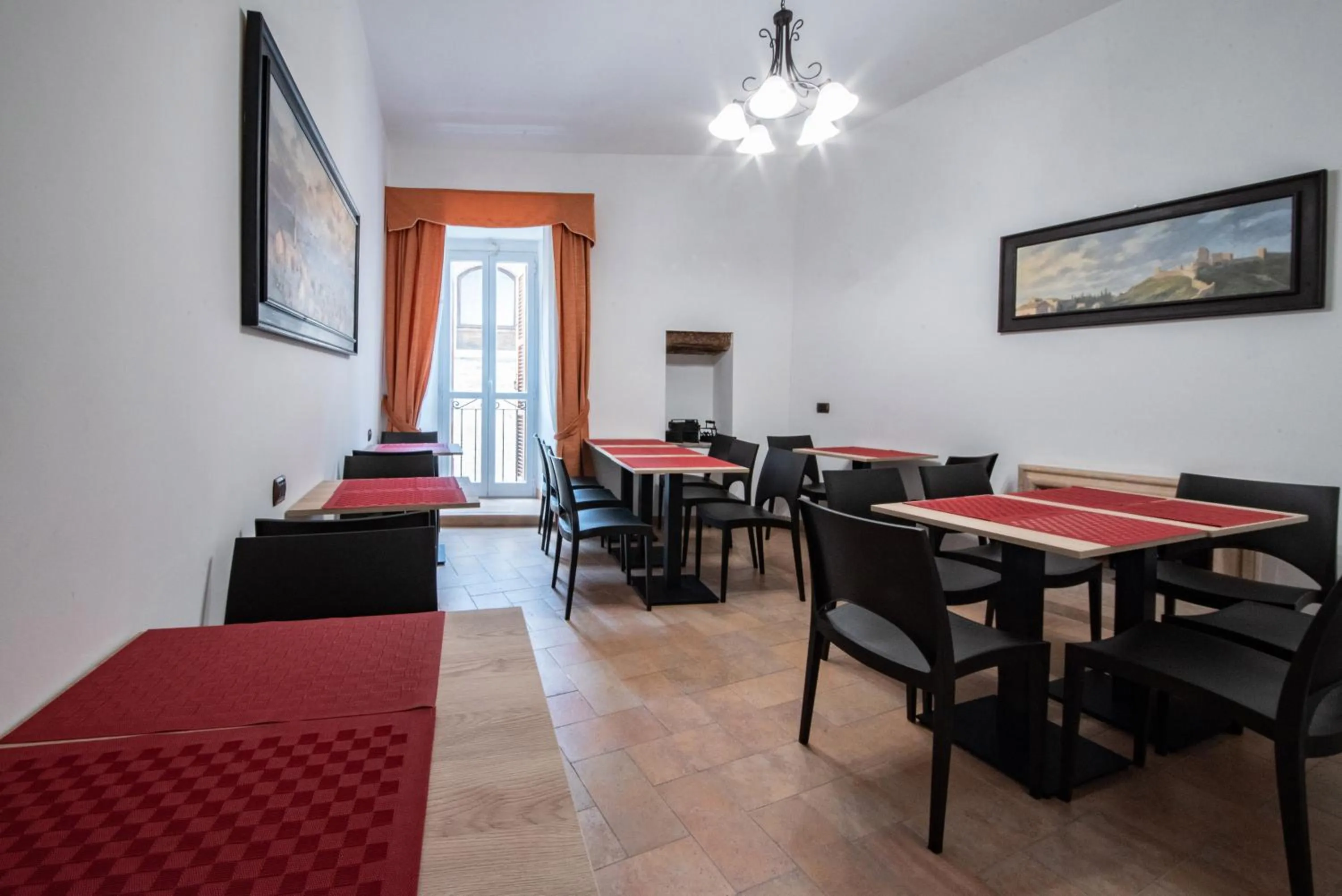 Communal lounge/ TV room in Hotel Sole