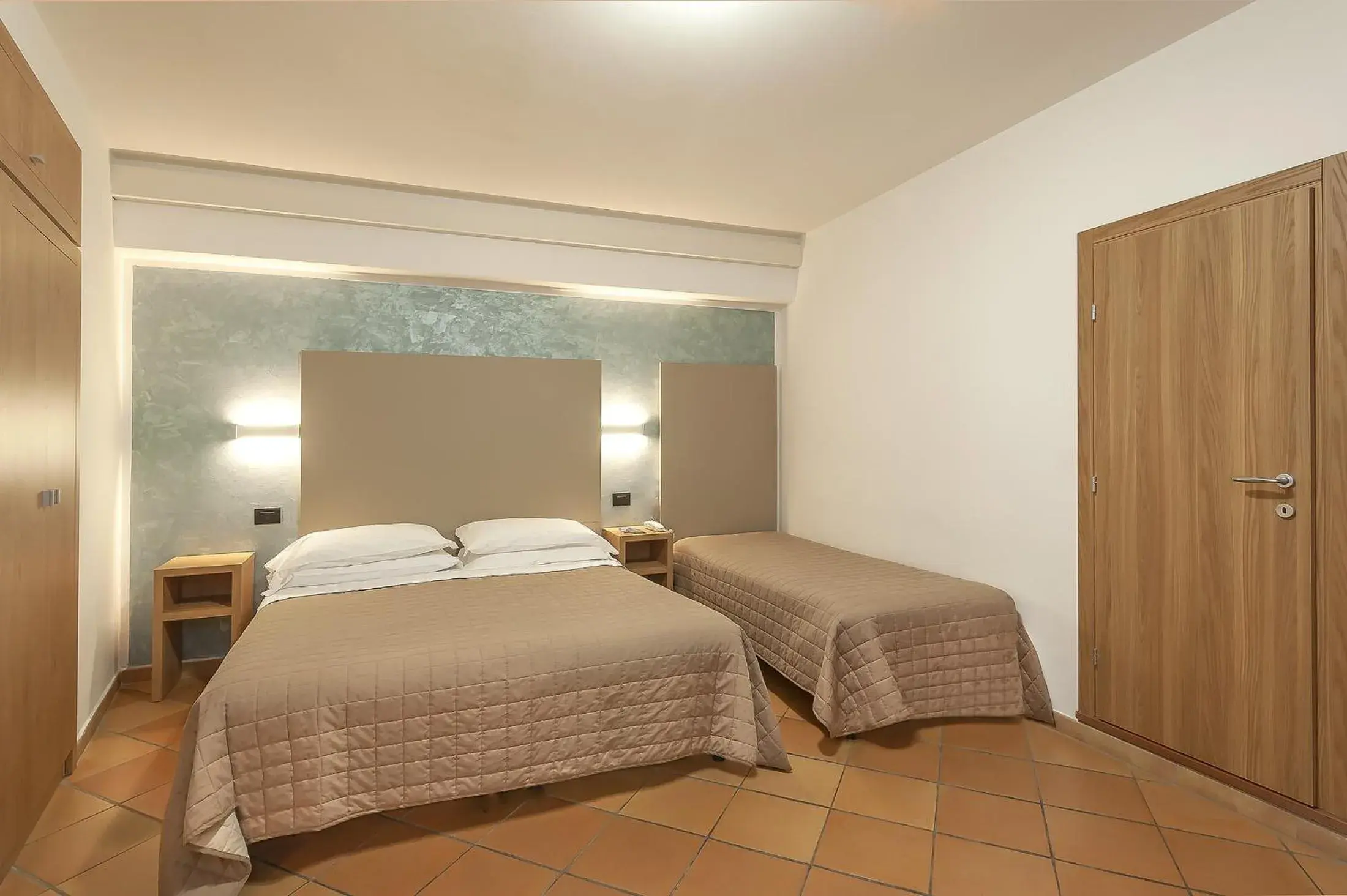 Triple Room in Hotel Sole Triple Room in Hotel Sole