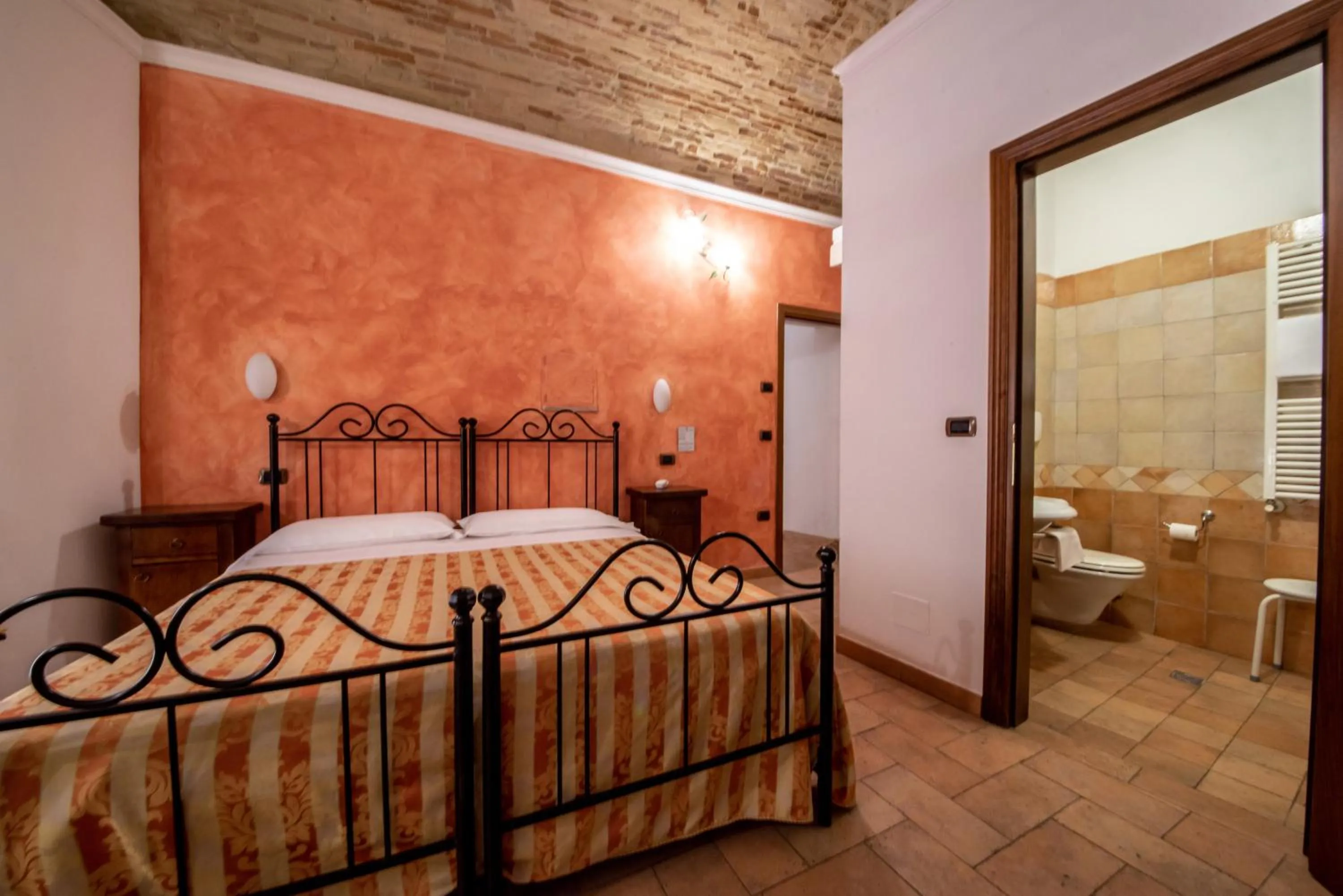 Bedroom, Bed in Hotel Sole