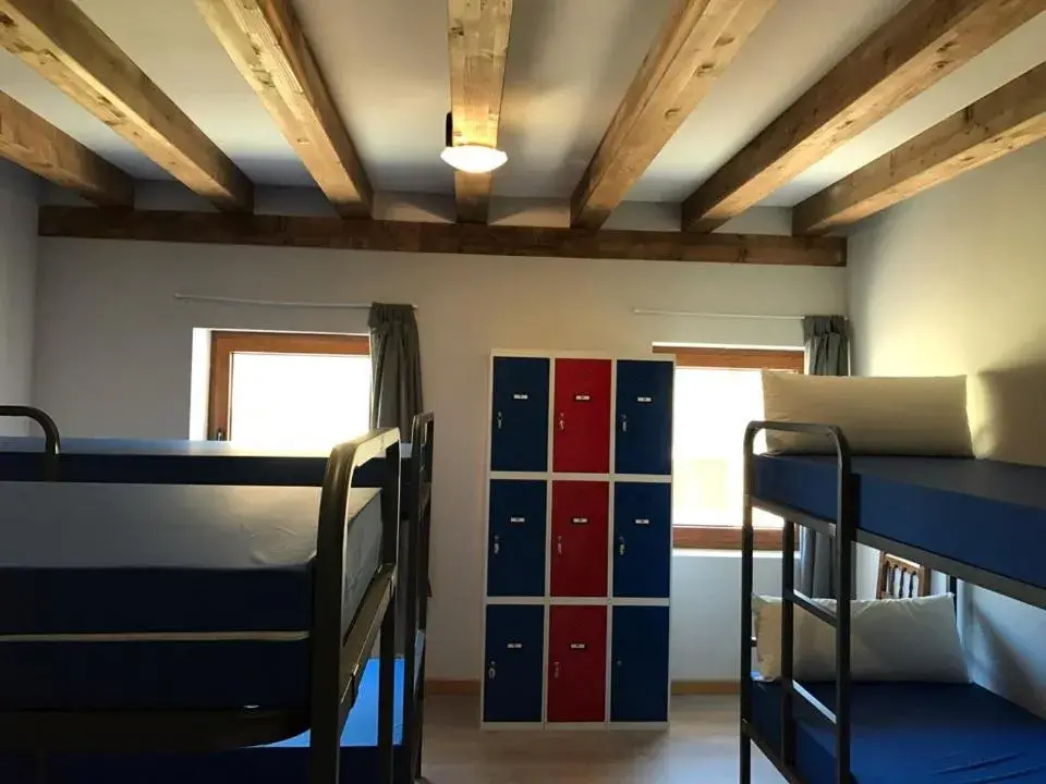 Bunk Bed in Mixed Dormitory Room in Albergue Orion Bunk Bed in Mixed Dormitory Room in Albergue Orion