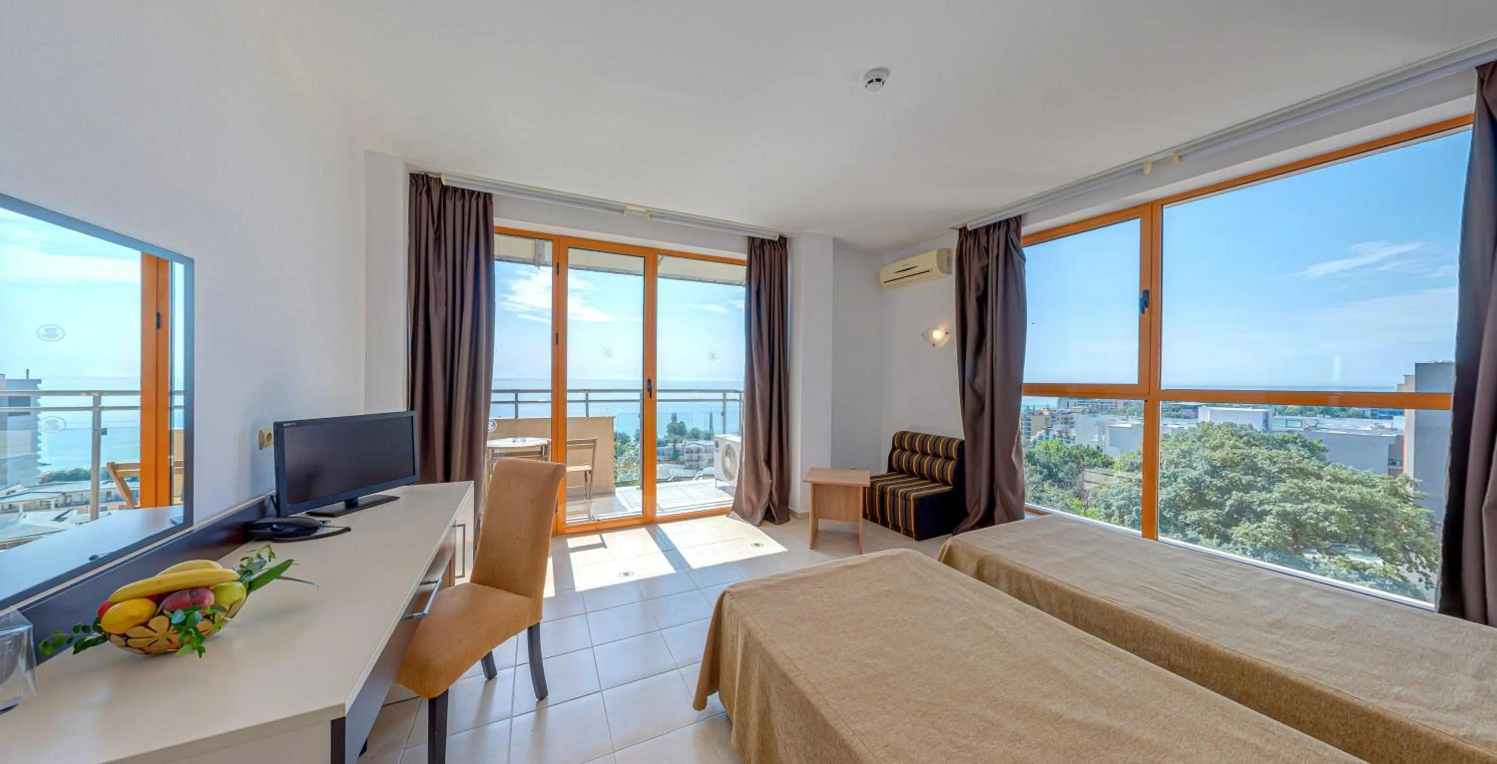 Photo of the whole room, Bed in Hotel Sunrise Golden Sands