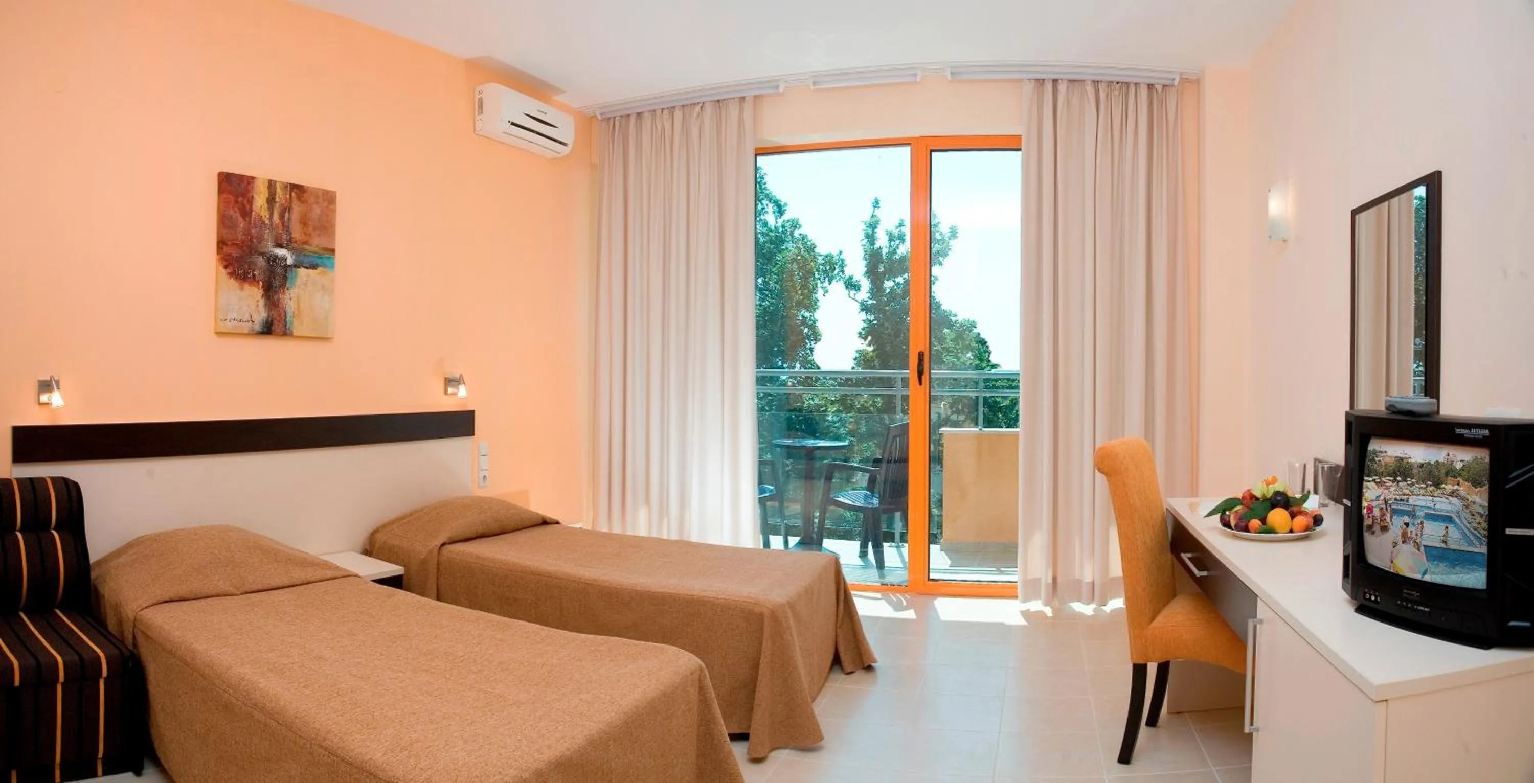 Bed in Hotel Sunrise Golden Sands