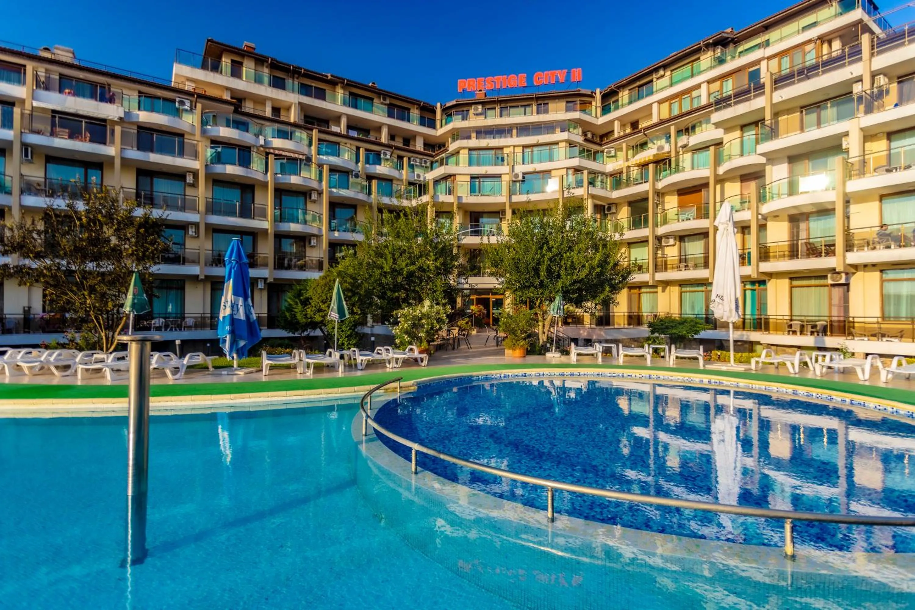 Pool view in Aparthotel Hotel Prestige City II