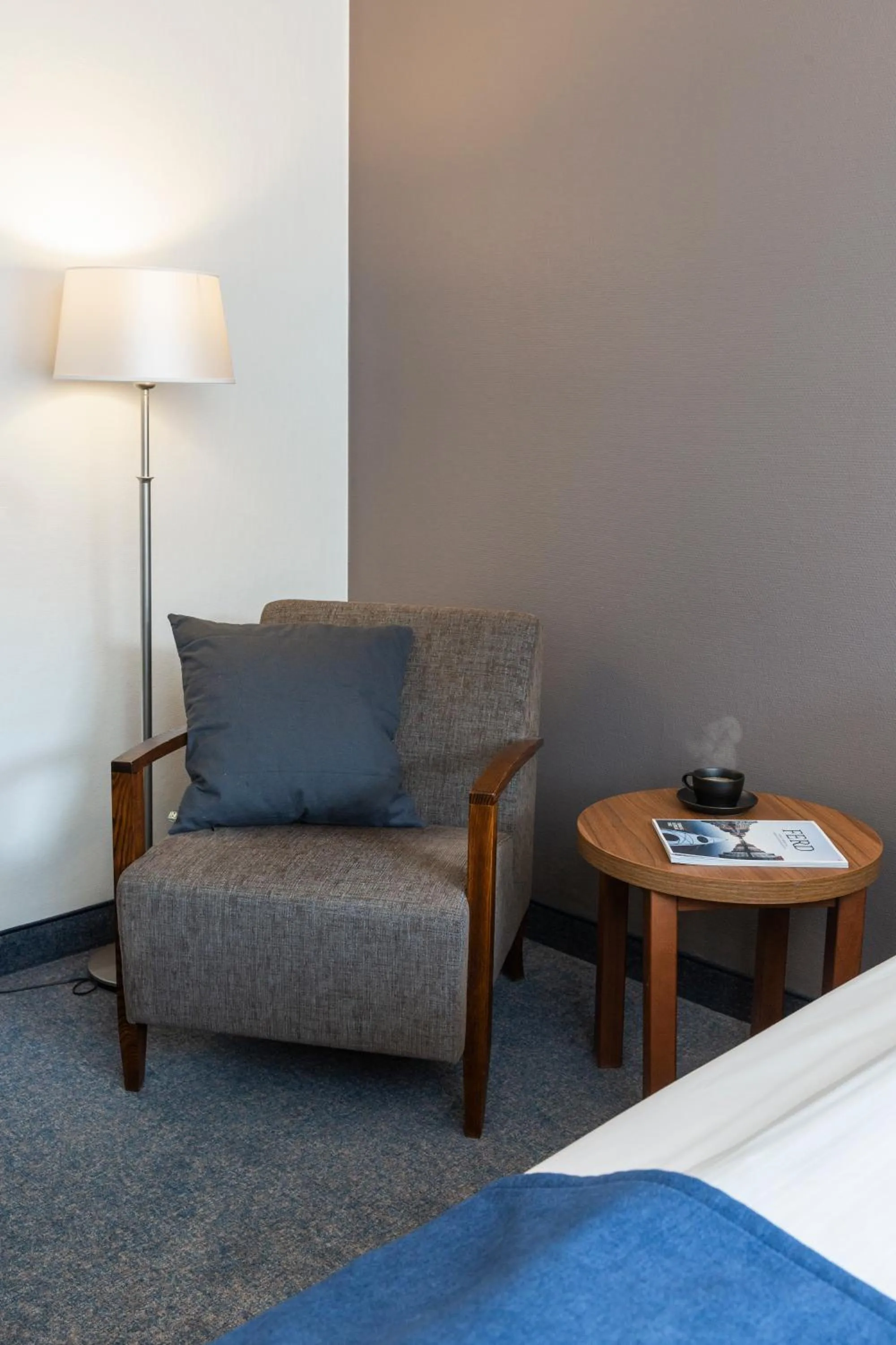 Seating area, Bed in Thon Hotel Backlund