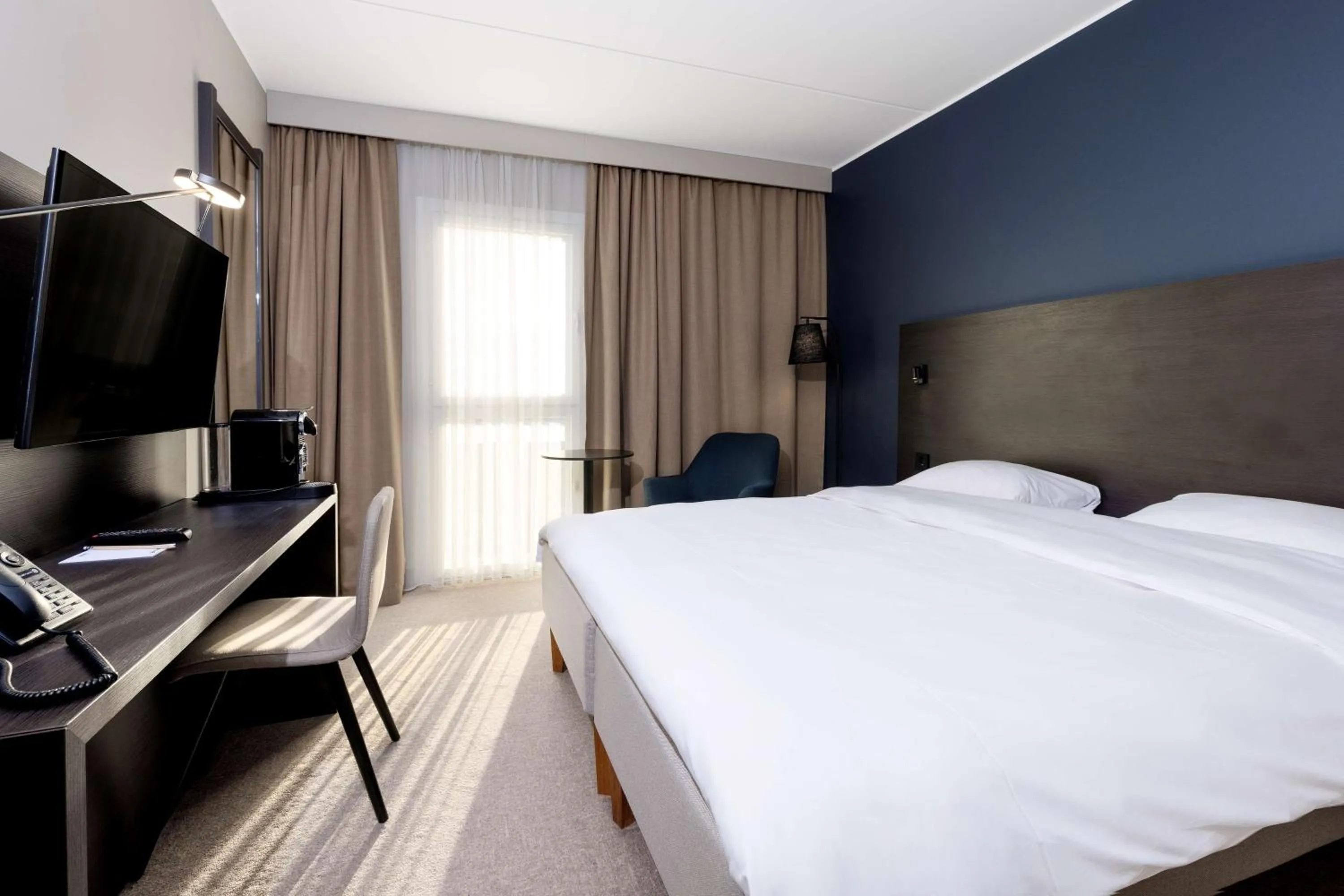 Bedroom, Bed in Park Inn by Radisson Oslo Airport Hotel West