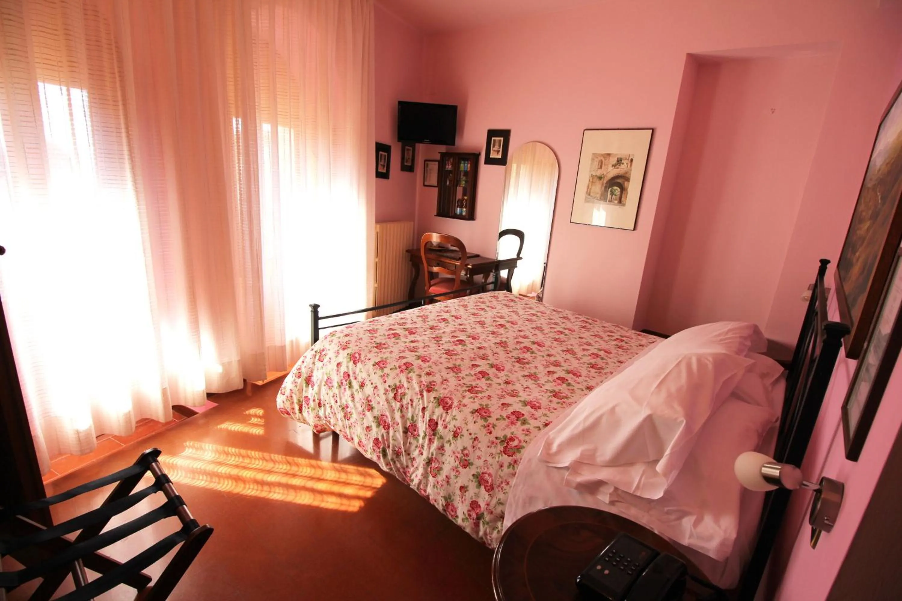 Photo of the whole room, Bed in Hotel Pallotta