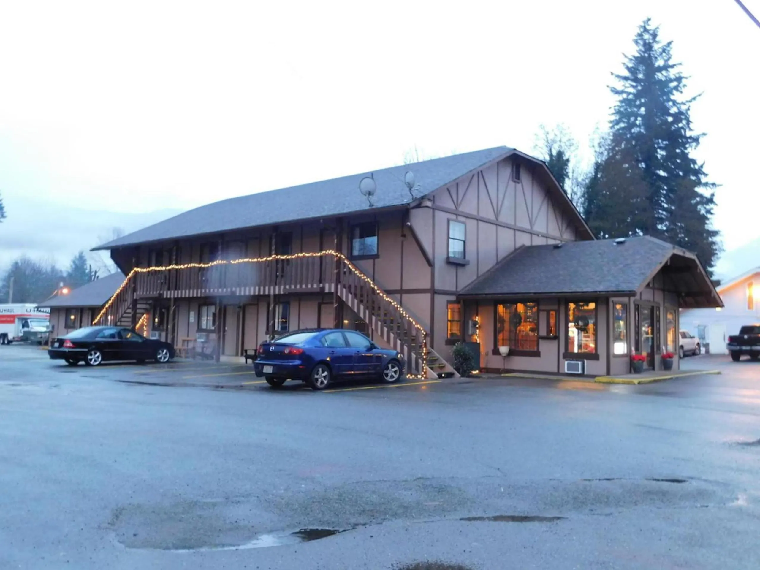 Parking in Packwood Inn