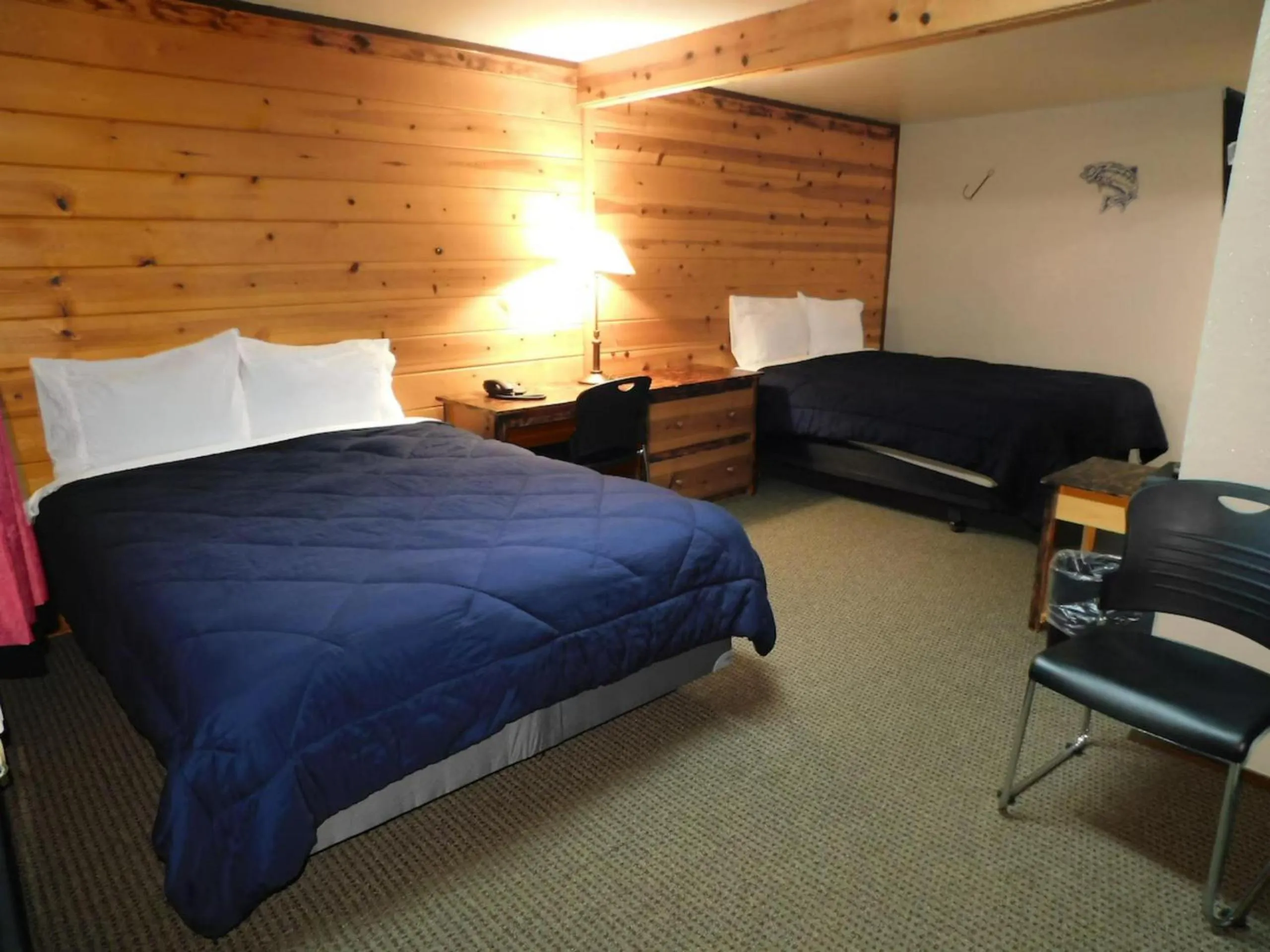 Bedroom, Bed in Packwood Inn