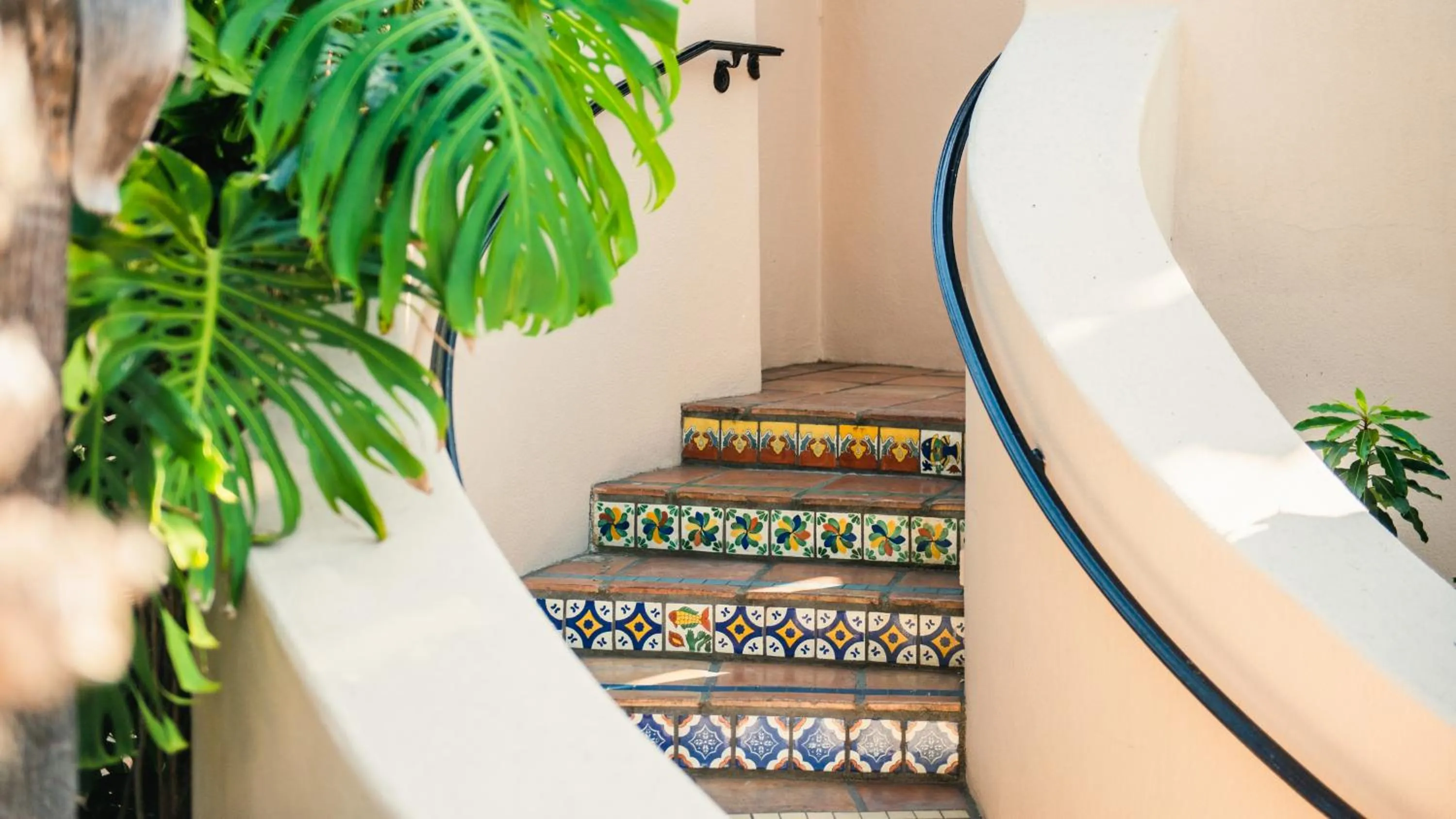 Facade/entrance in Inn by the Harbor