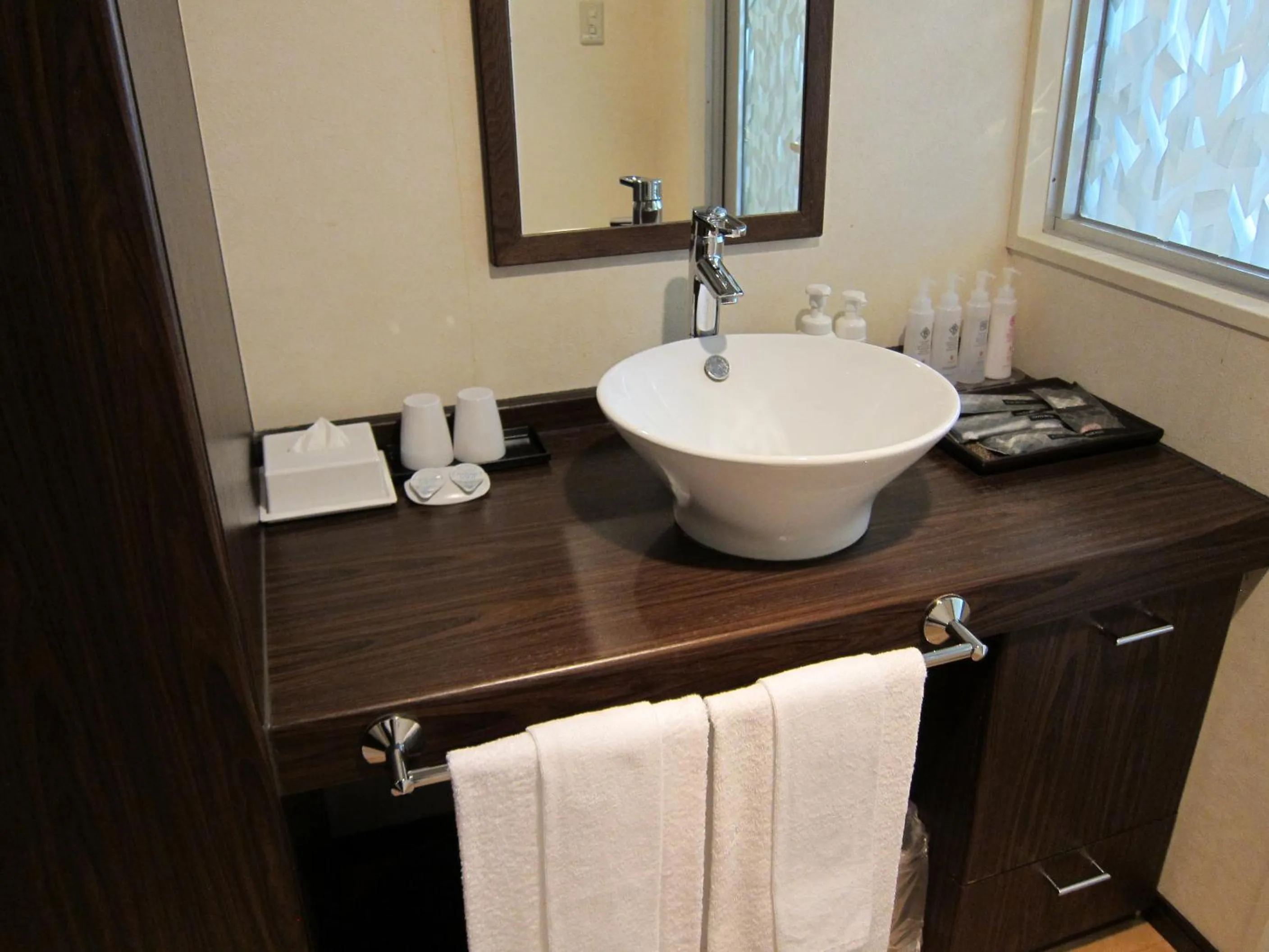 Bathroom in Hotel Rplus