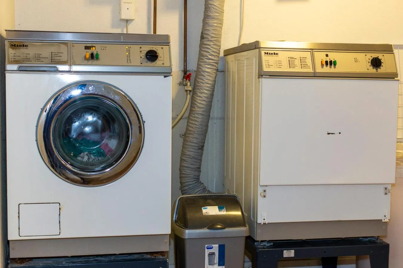 washing machine in Pensjonat Jarlen