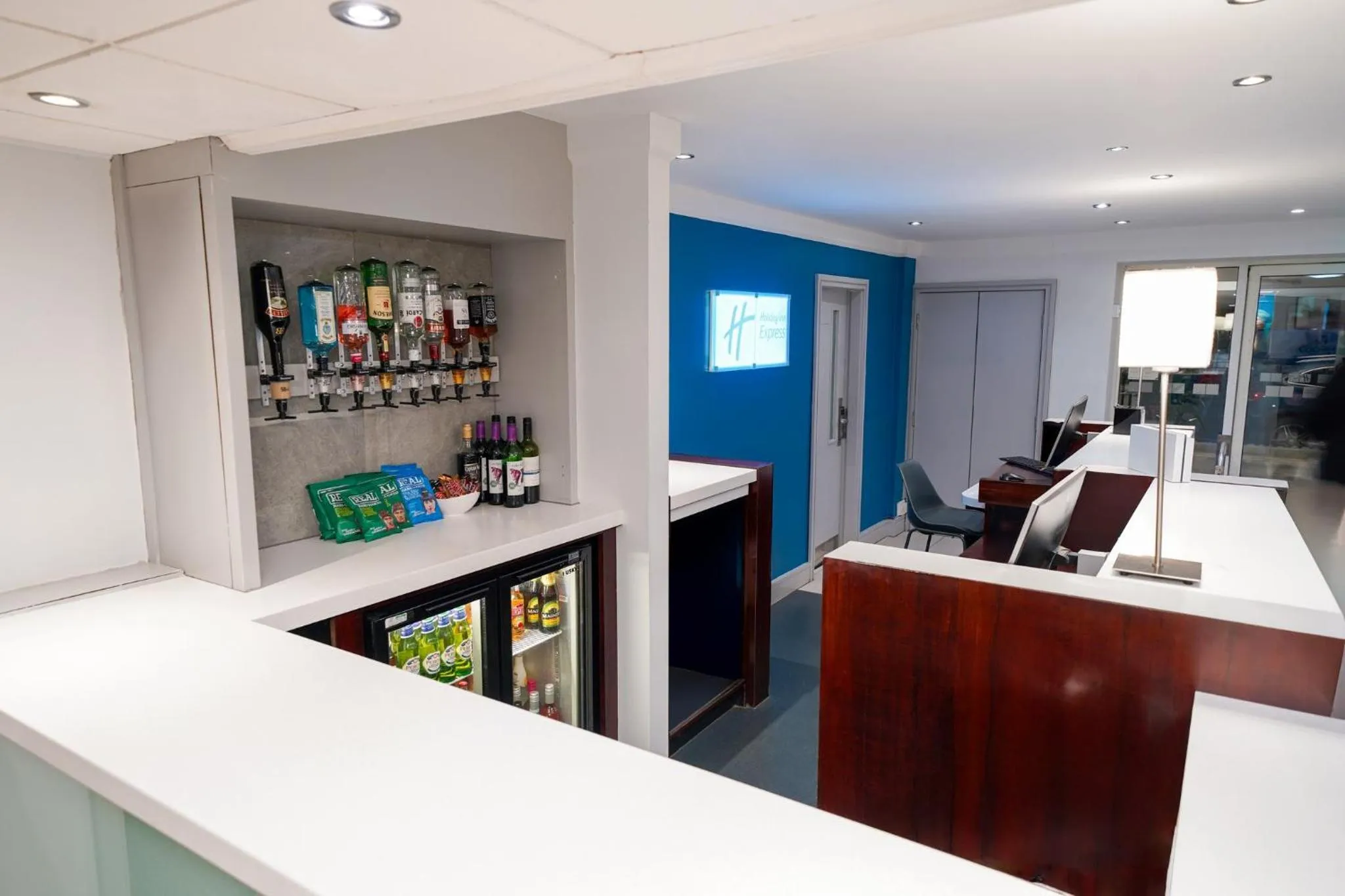 Lounge or bar in Holiday Inn Express Leeds-East by IHG