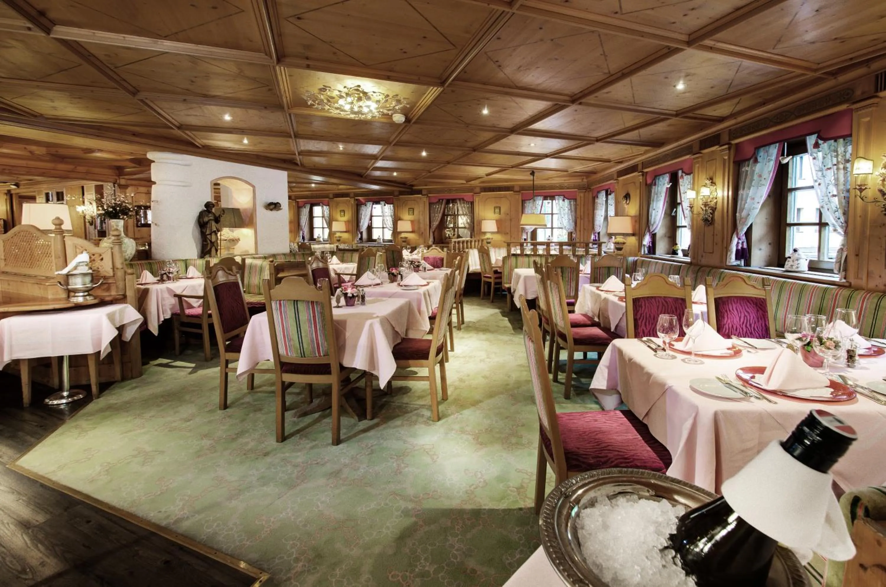 Restaurant/places to eat in Boutique-Hotel Bauer