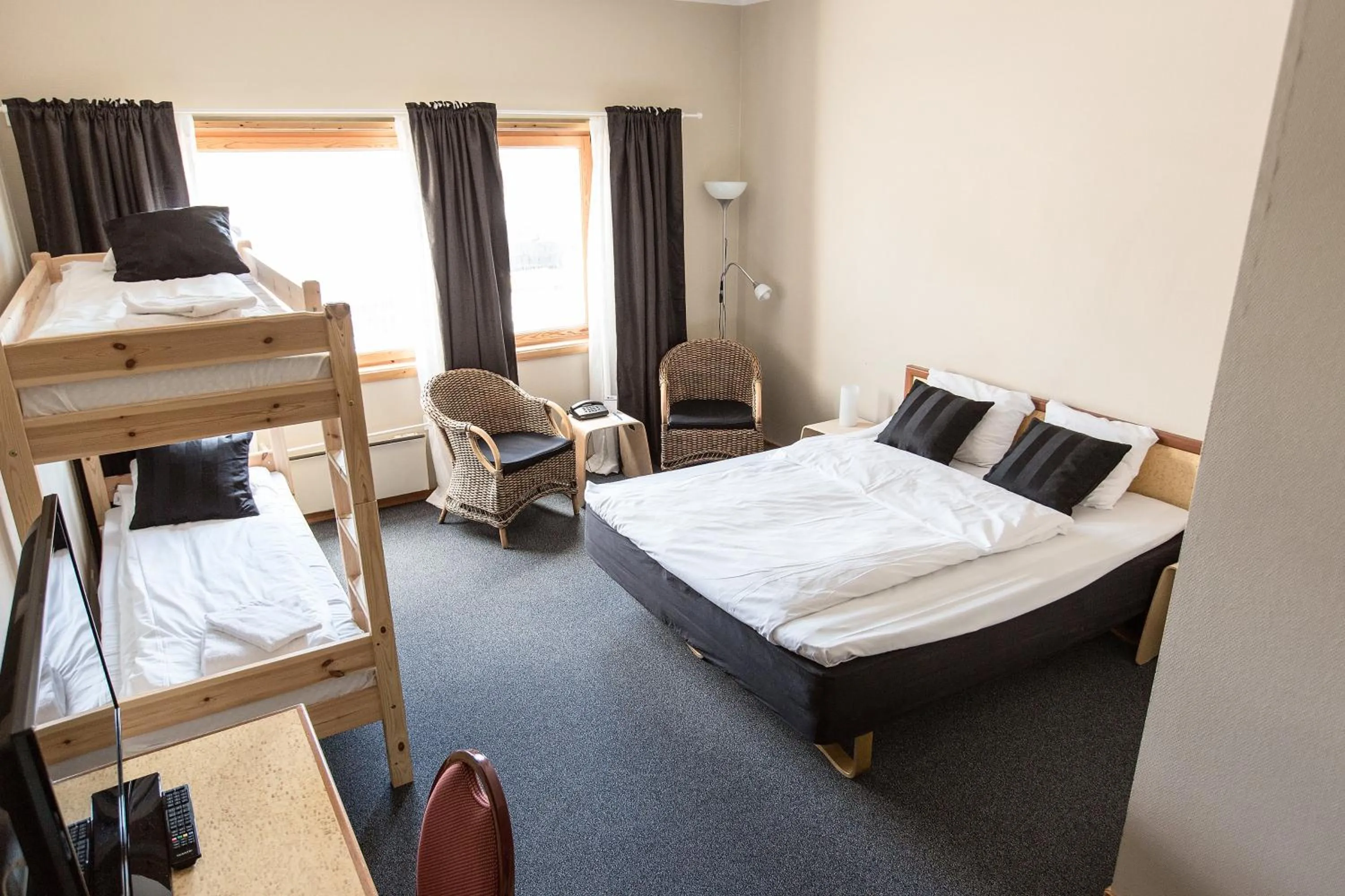 bunk bed, Bed in Stav Hotel