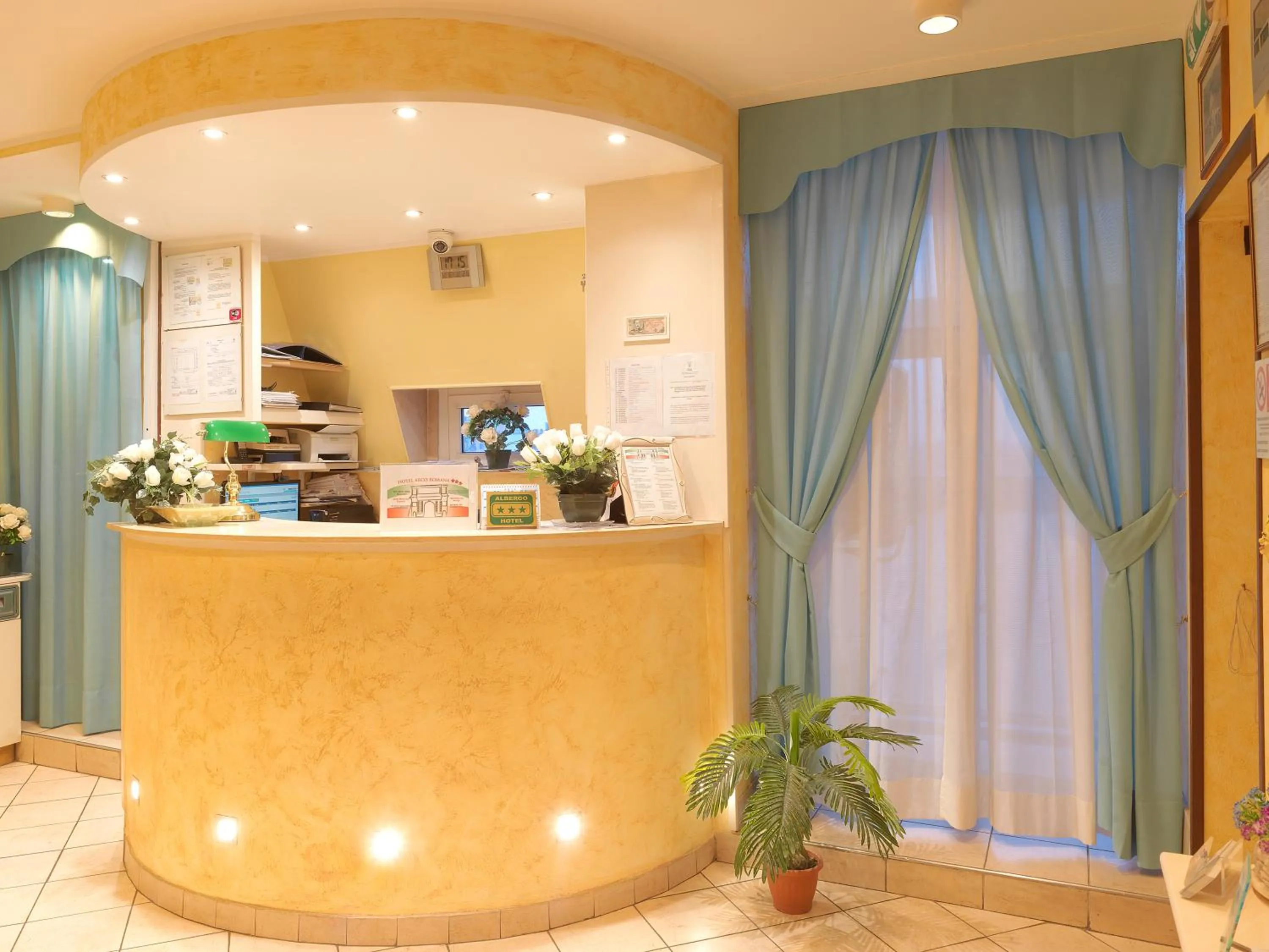 Lobby or reception in Hotel Arco Romana