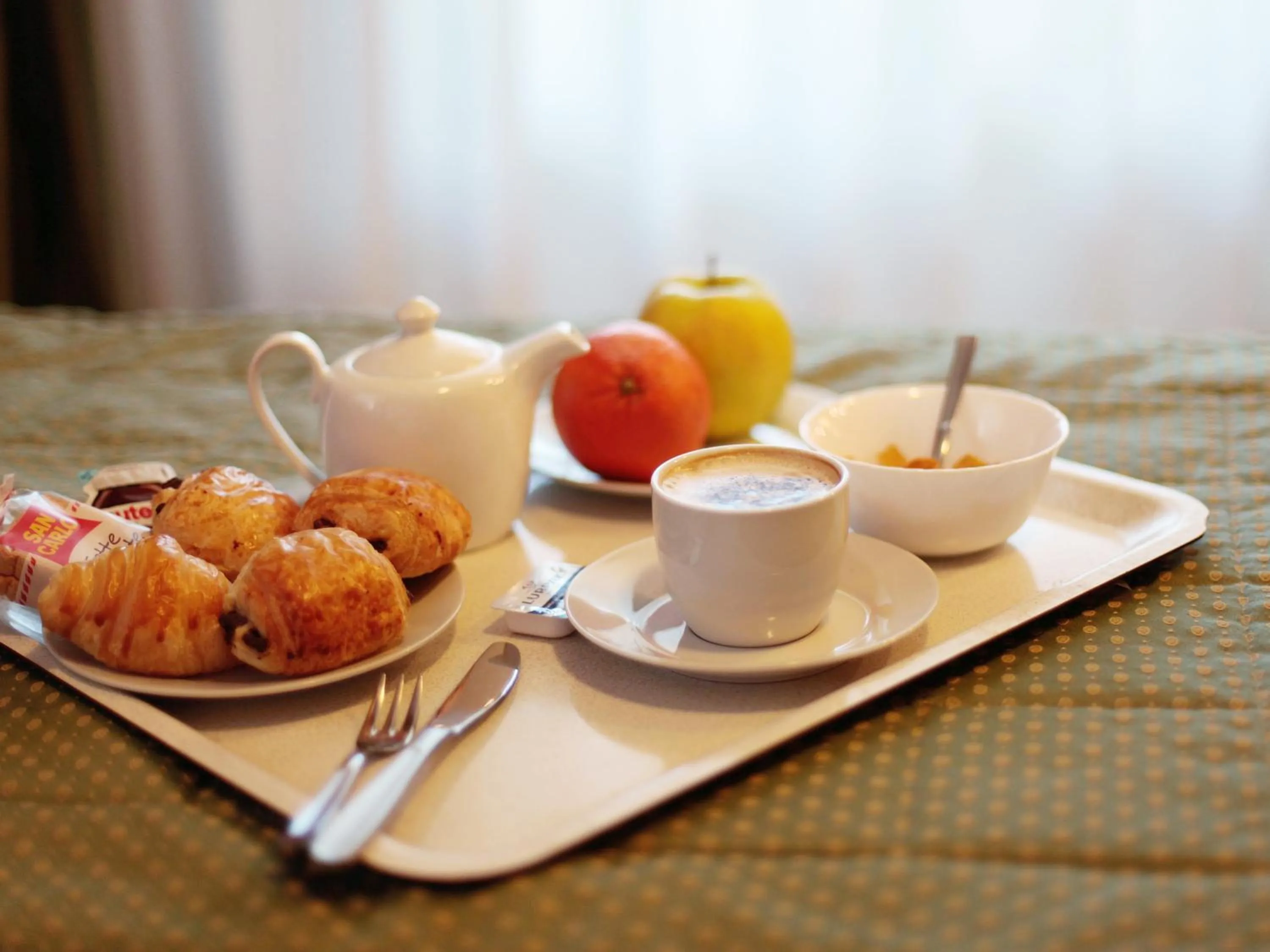 Breakfast in Hotel Arco Romana