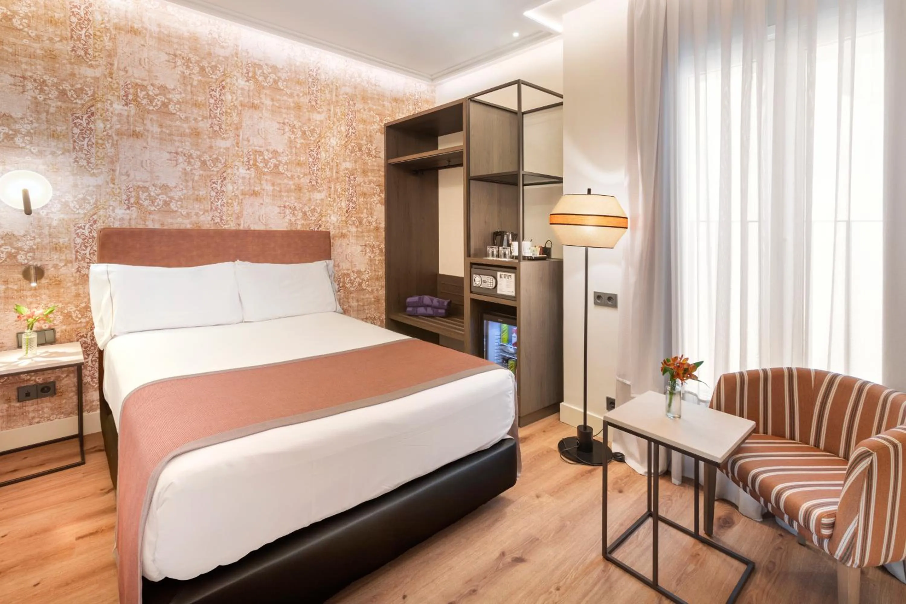 Bathroom, Bed in Eurostars Sevilla Boutique