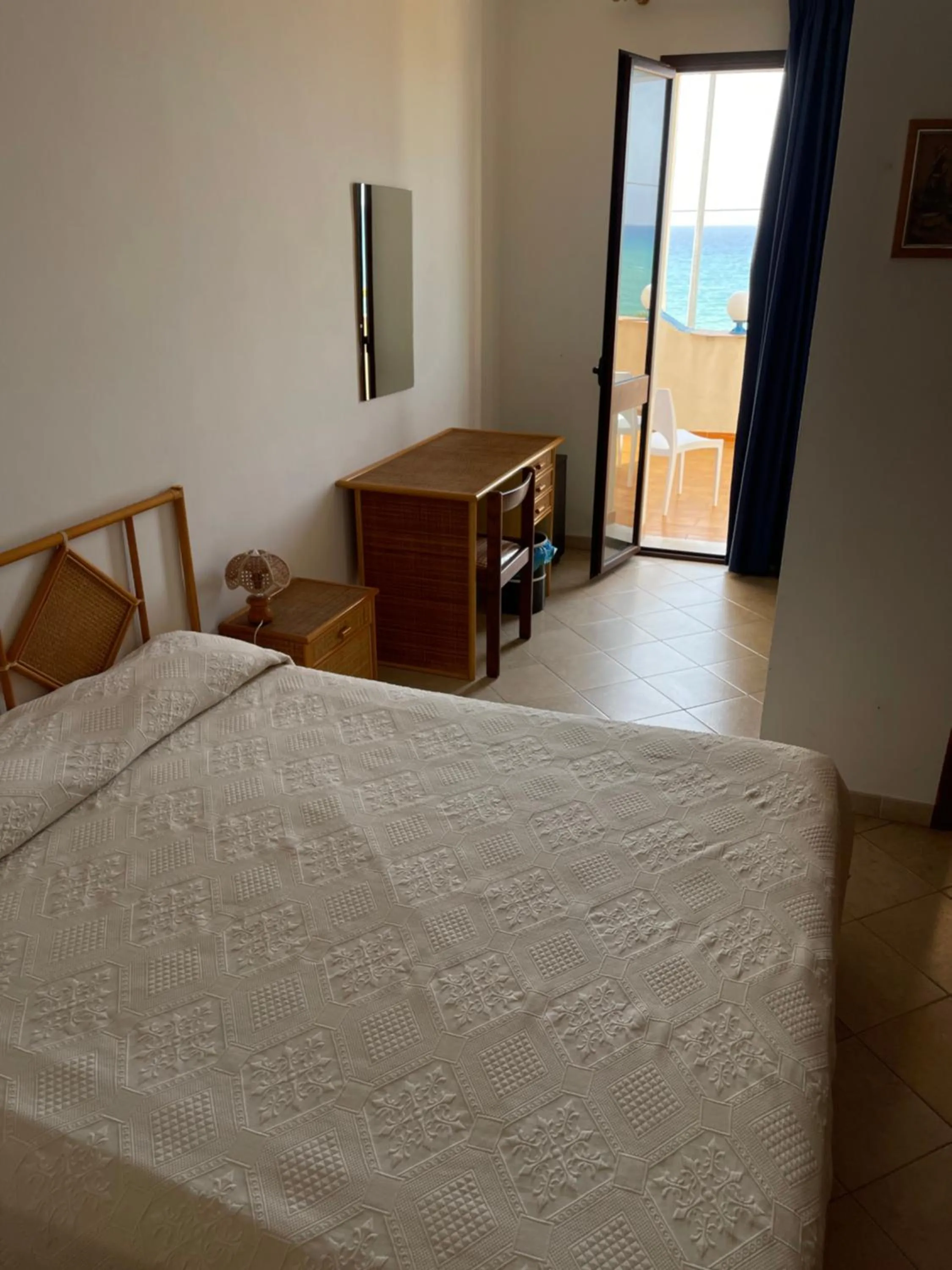 Bed in Hotel Miramare Garzia