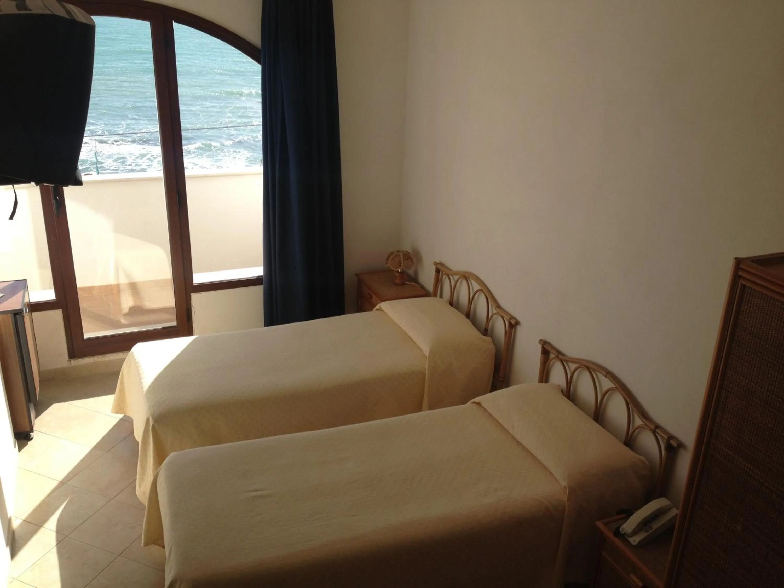 Bed in Hotel Miramare Garzia