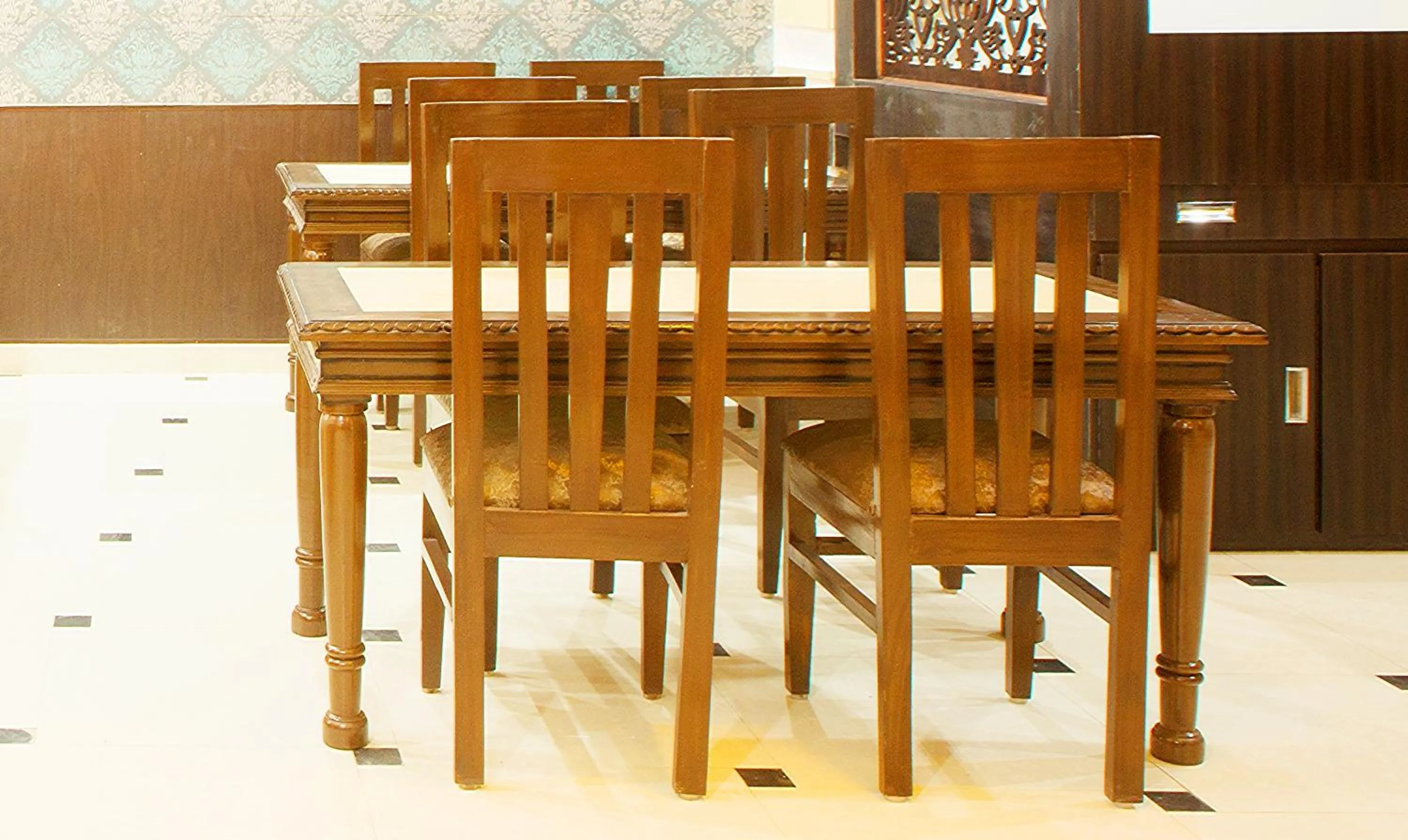 Restaurant/places to eat in Vibhav Grand