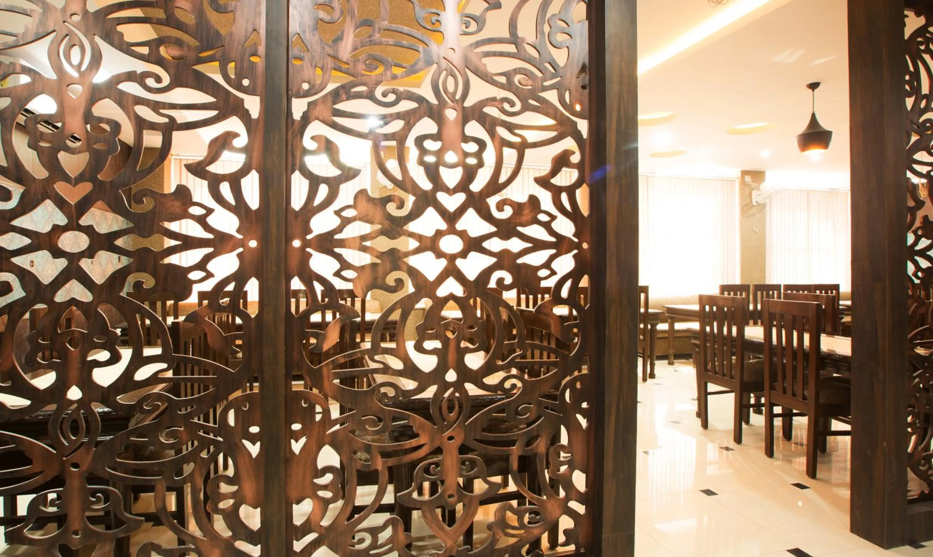 Restaurant/places to eat in Vibhav Grand