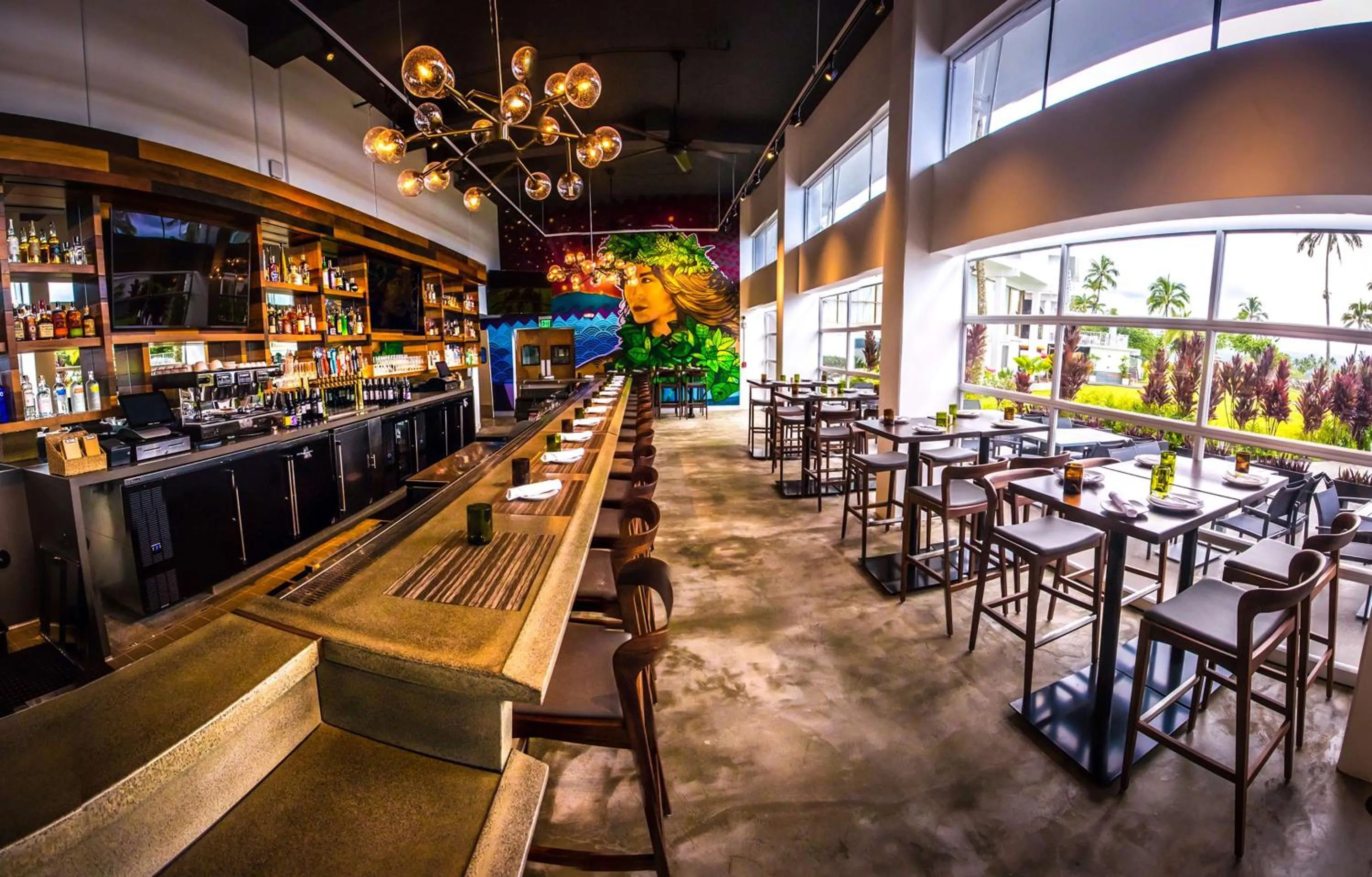 Lounge or bar in Grand Naniloa Hotel, a Doubletree by Hilton