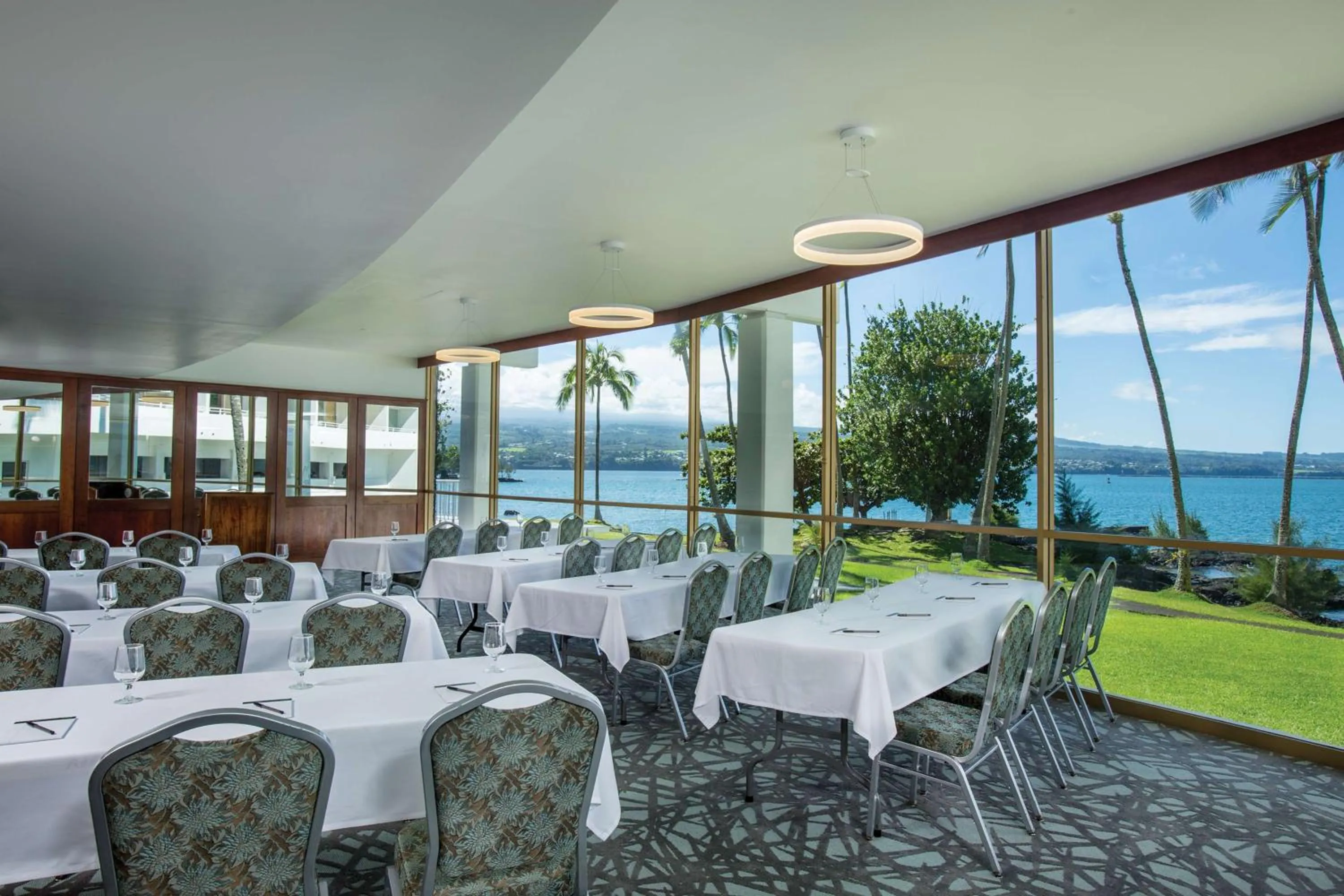 Meeting/conference room in Grand Naniloa Hotel, a Doubletree by Hilton