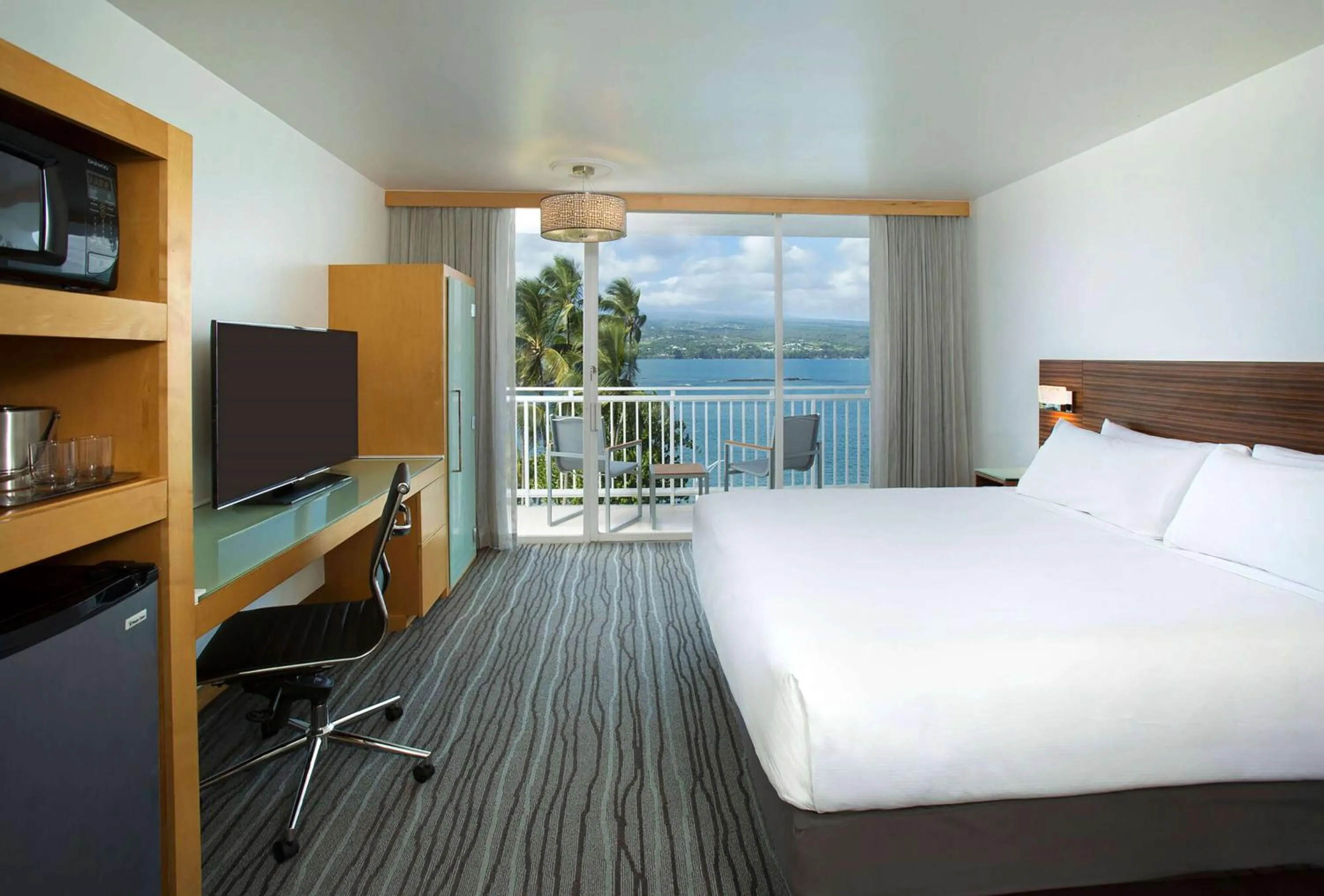 Bed in Grand Naniloa Hotel, a Doubletree by Hilton