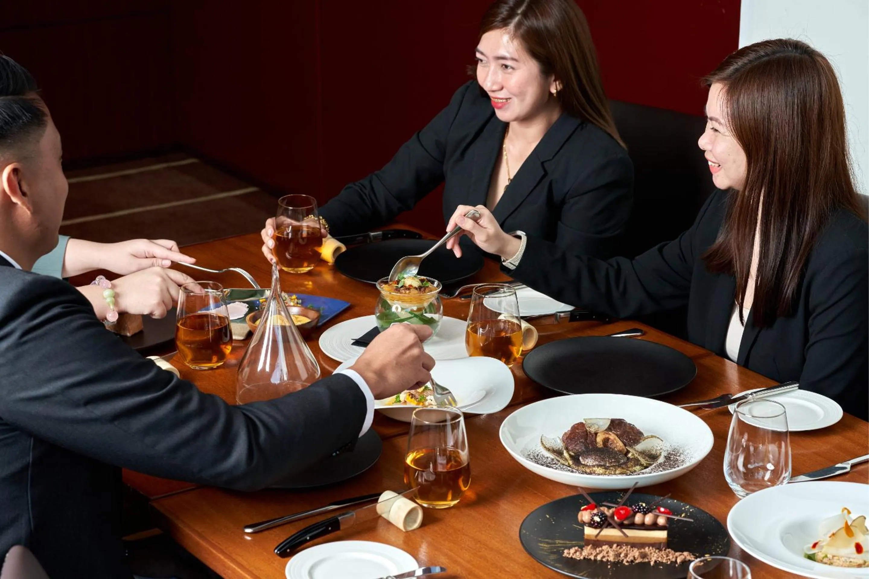 Restaurant/places to eat in Makati Shangri-La, Manila