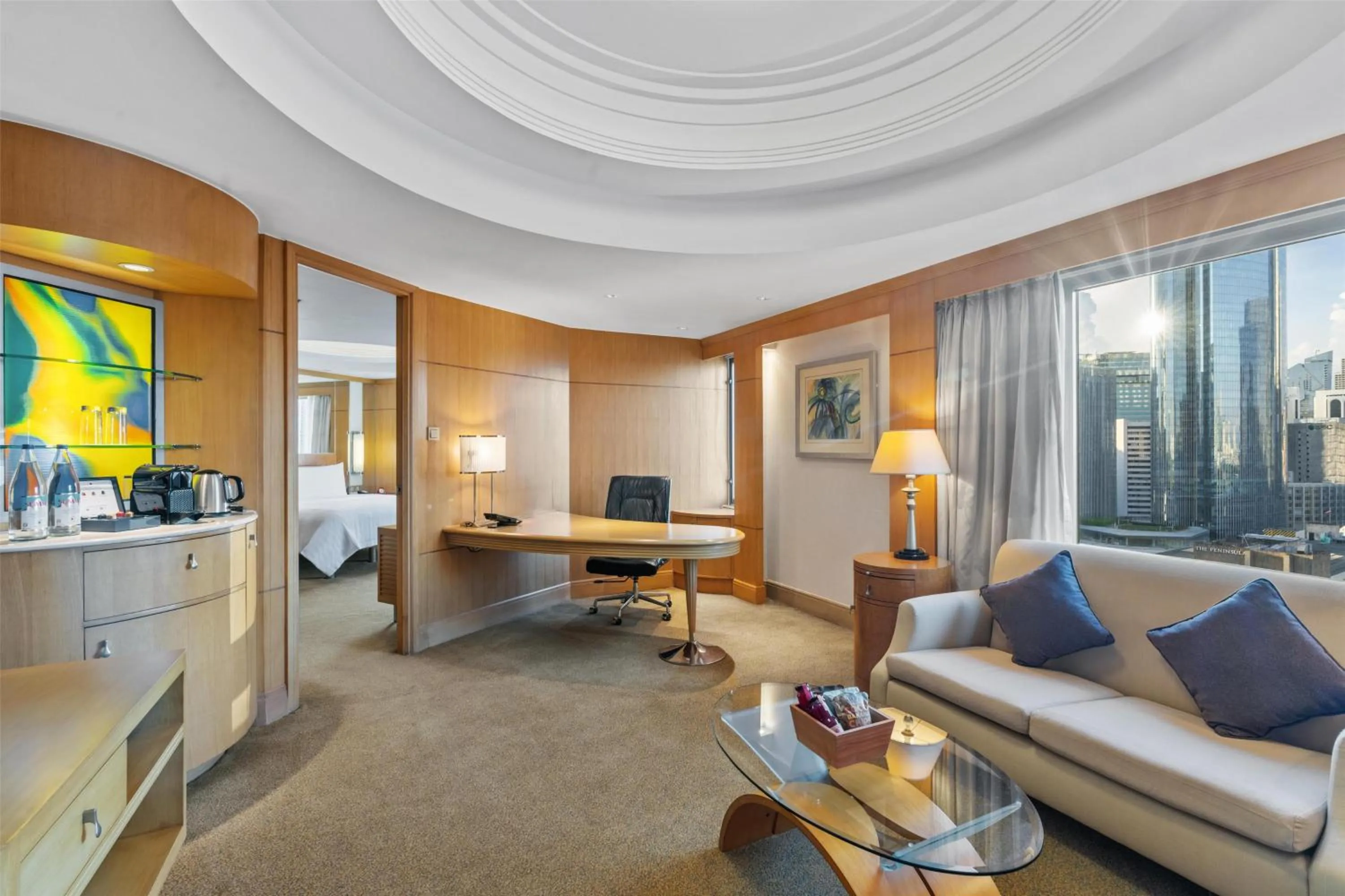 Photo of the whole room in Makati Shangri-La, Manila