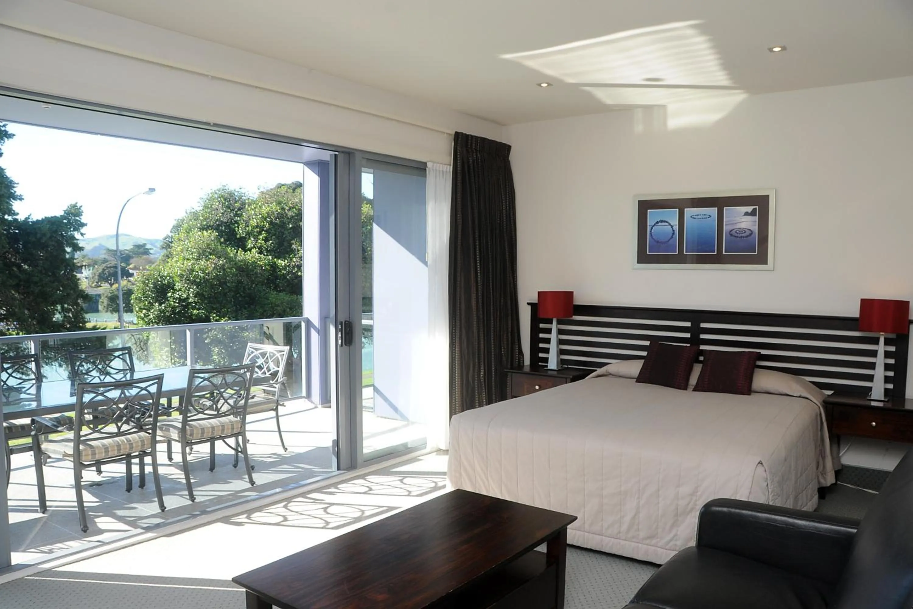 Bed in Emerald Hotel