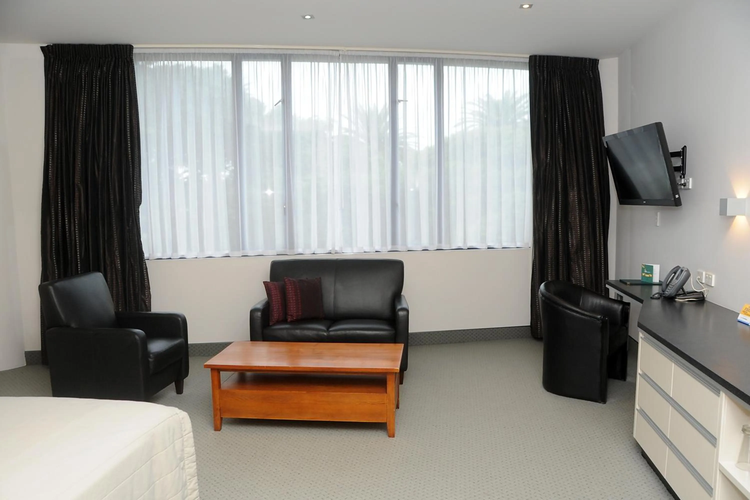 Seating area in Emerald Hotel