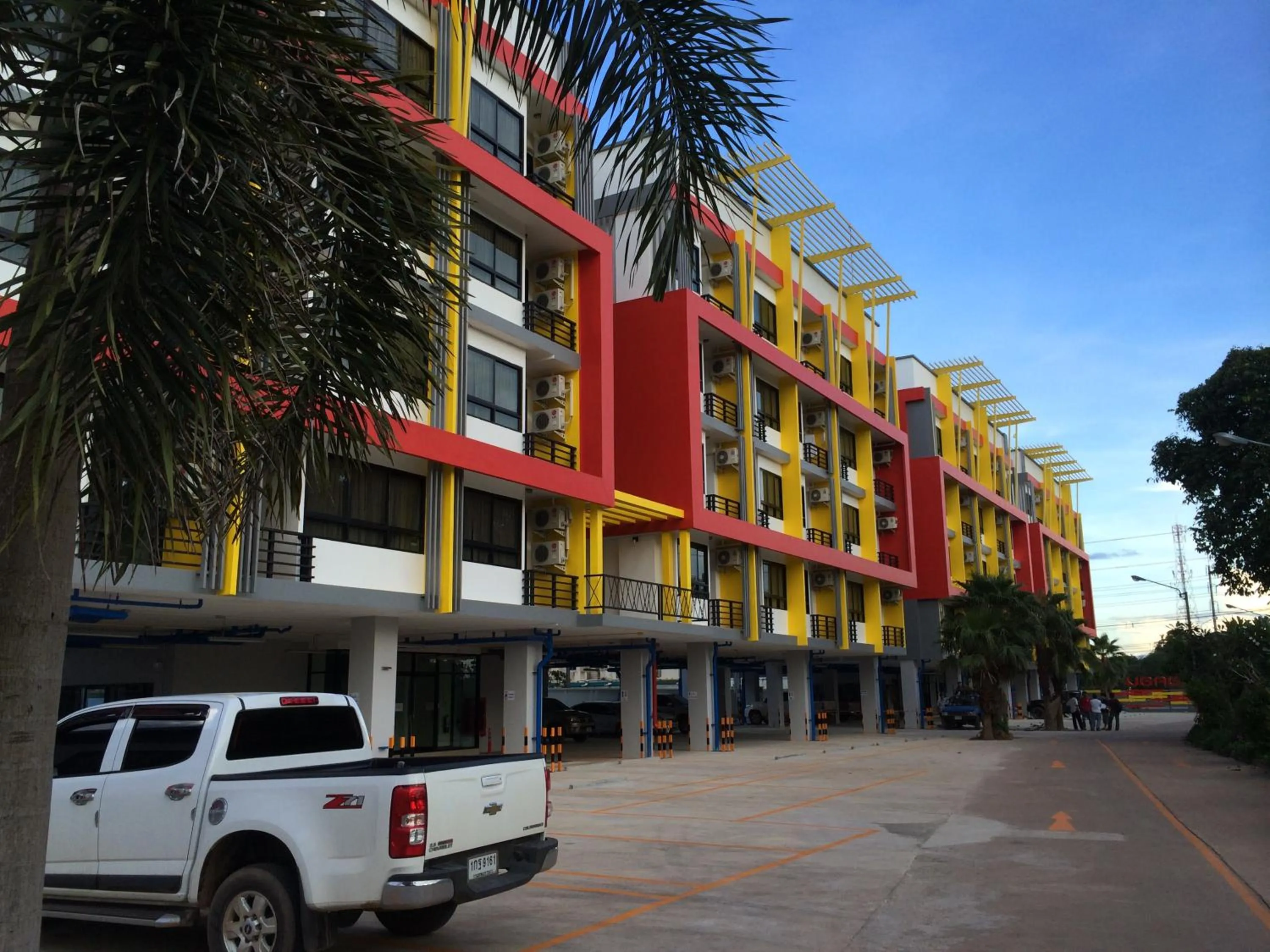 Area and facilities in The Icon service apartment