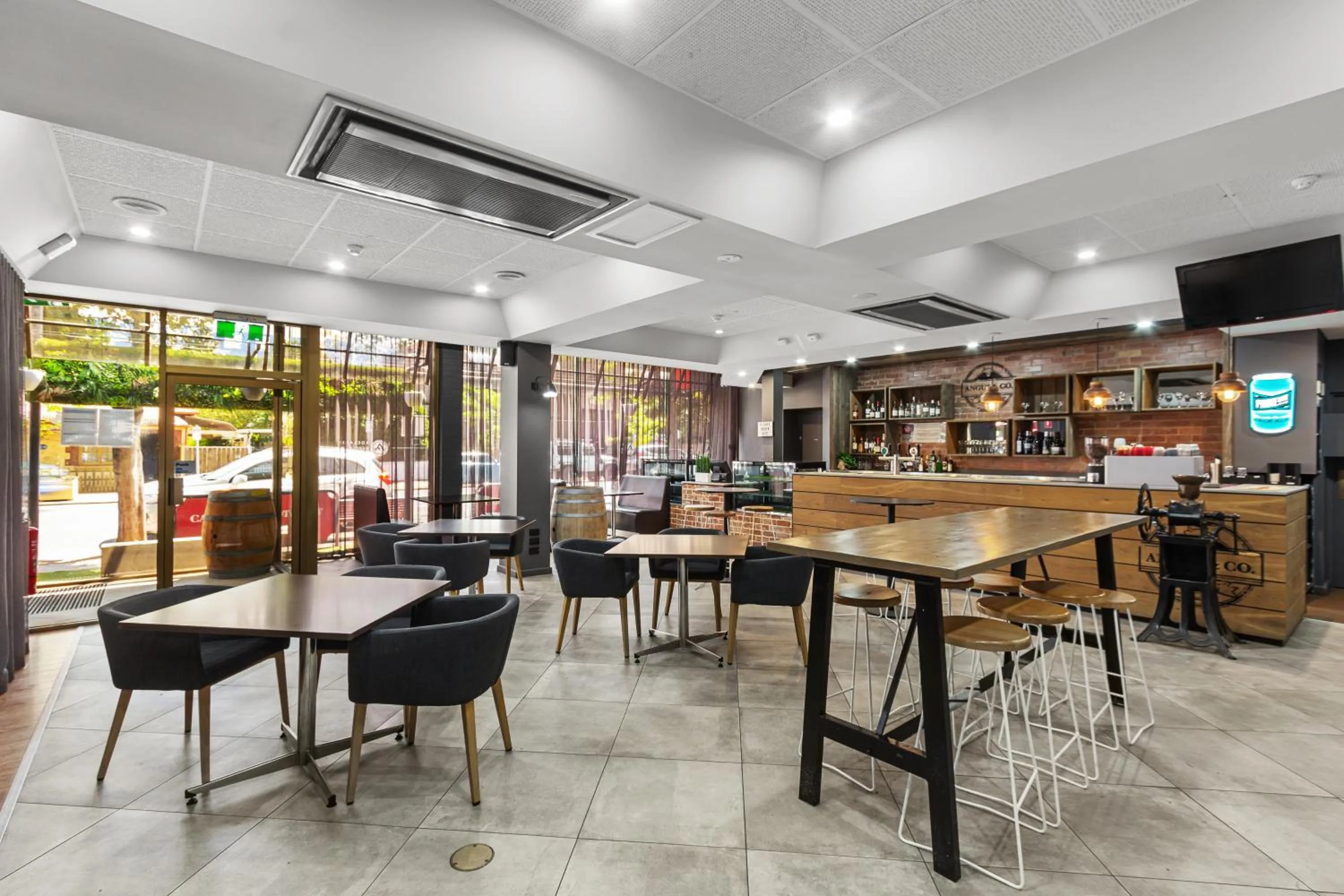 Restaurant/places to eat in Comfort Hotel Adelaide Meridien