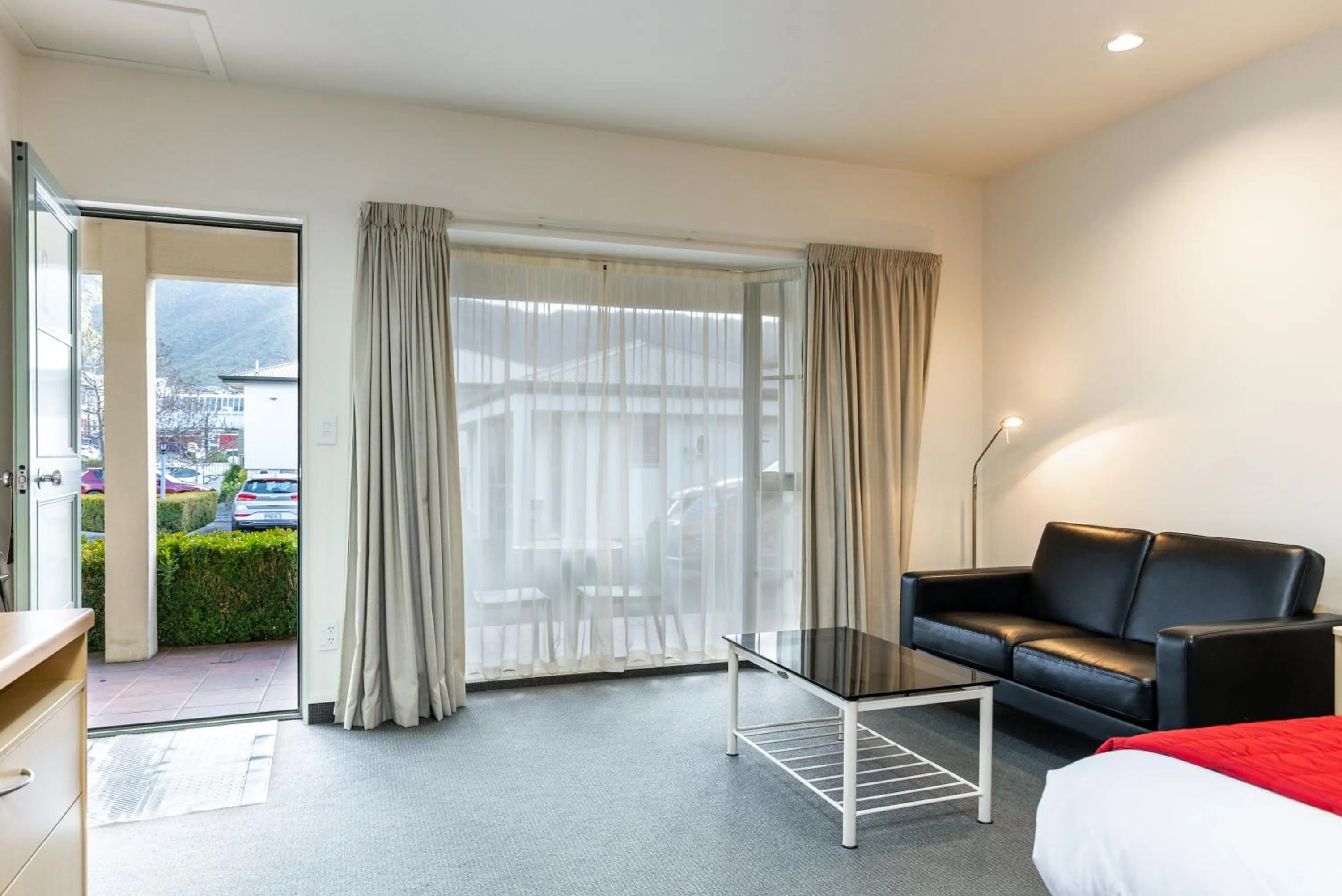 Bed in Jasmine Court Motel