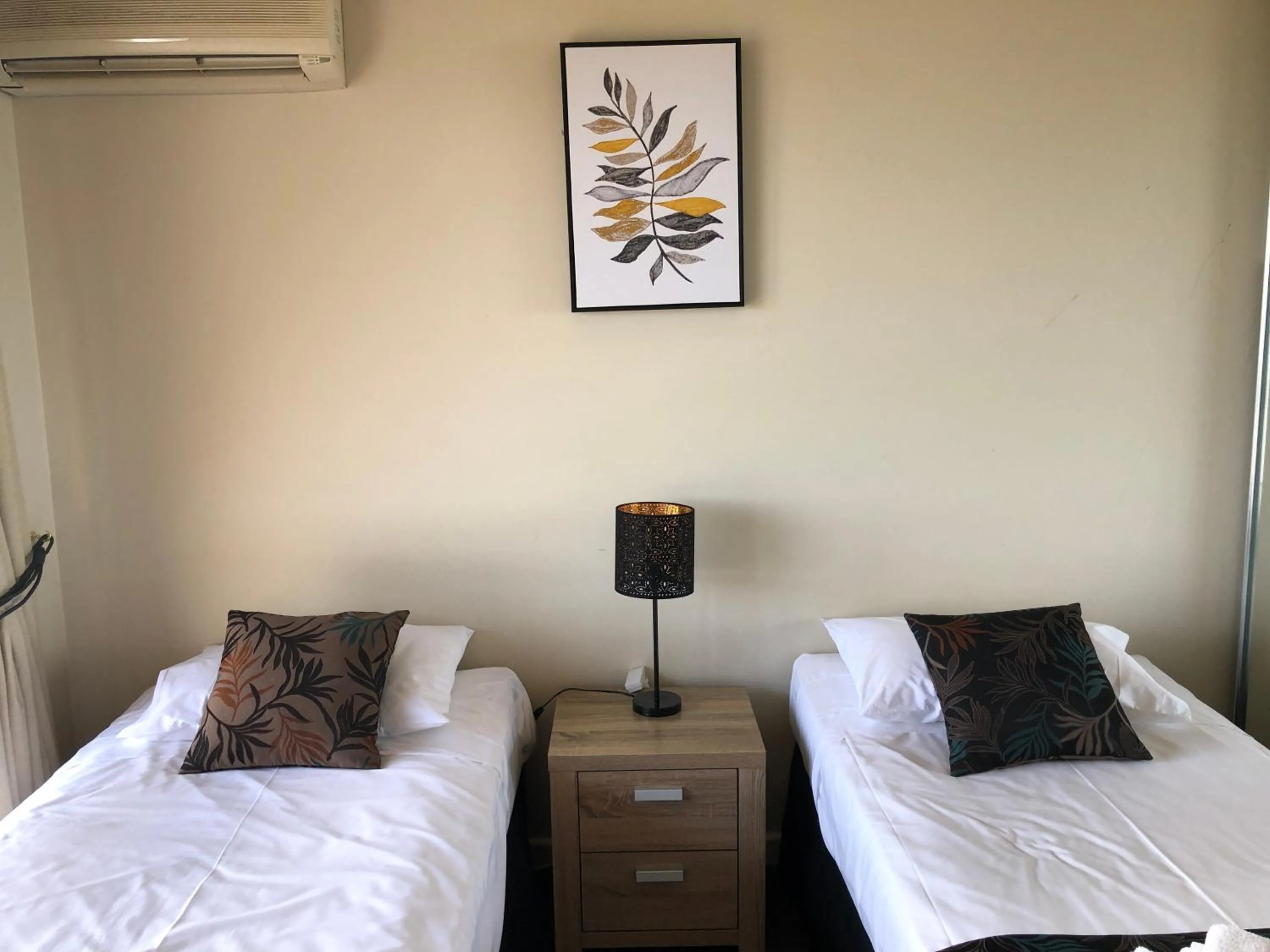 Property building, Bed in Coral Towers Holiday Suites