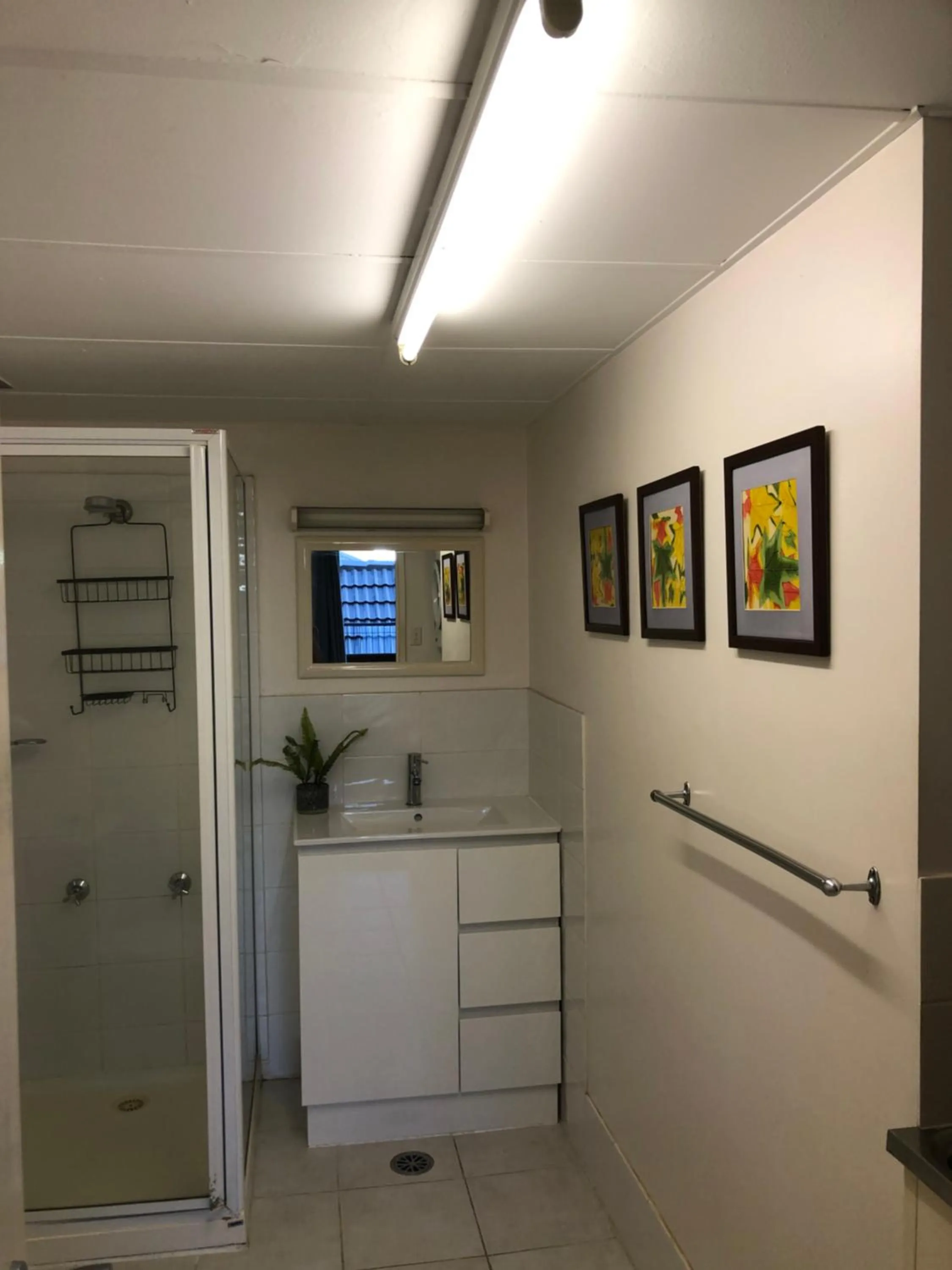 Bathroom in Coral Towers Holiday Suites