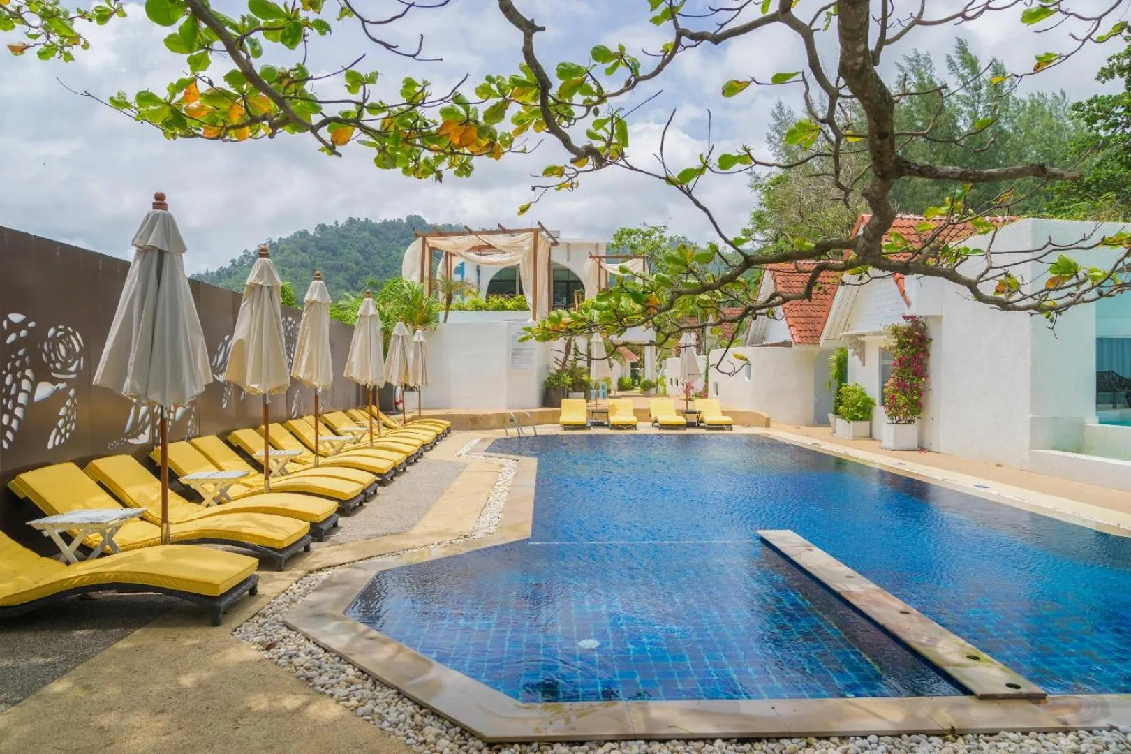 Swimming pool in Ocean Breeze Resort Khaolak