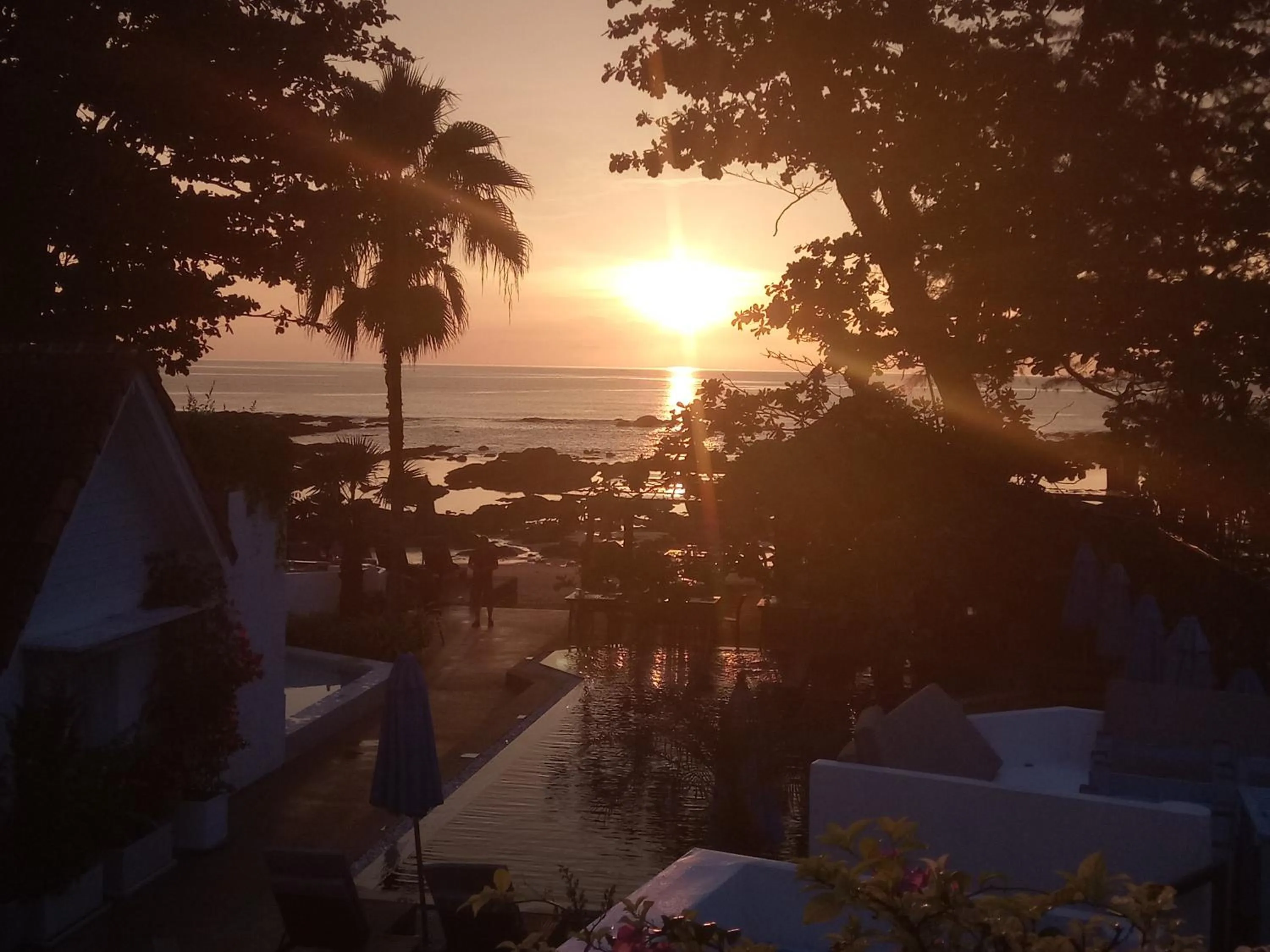 Sunset in Ocean Breeze Resort Khaolak