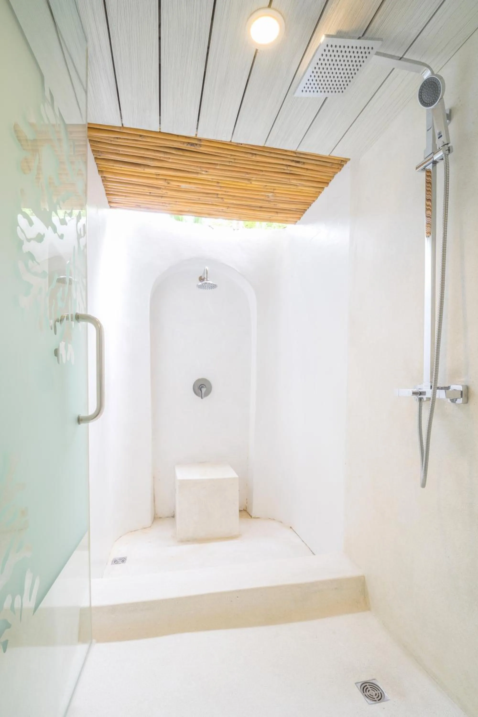 Shower in Ocean Breeze Resort Khaolak