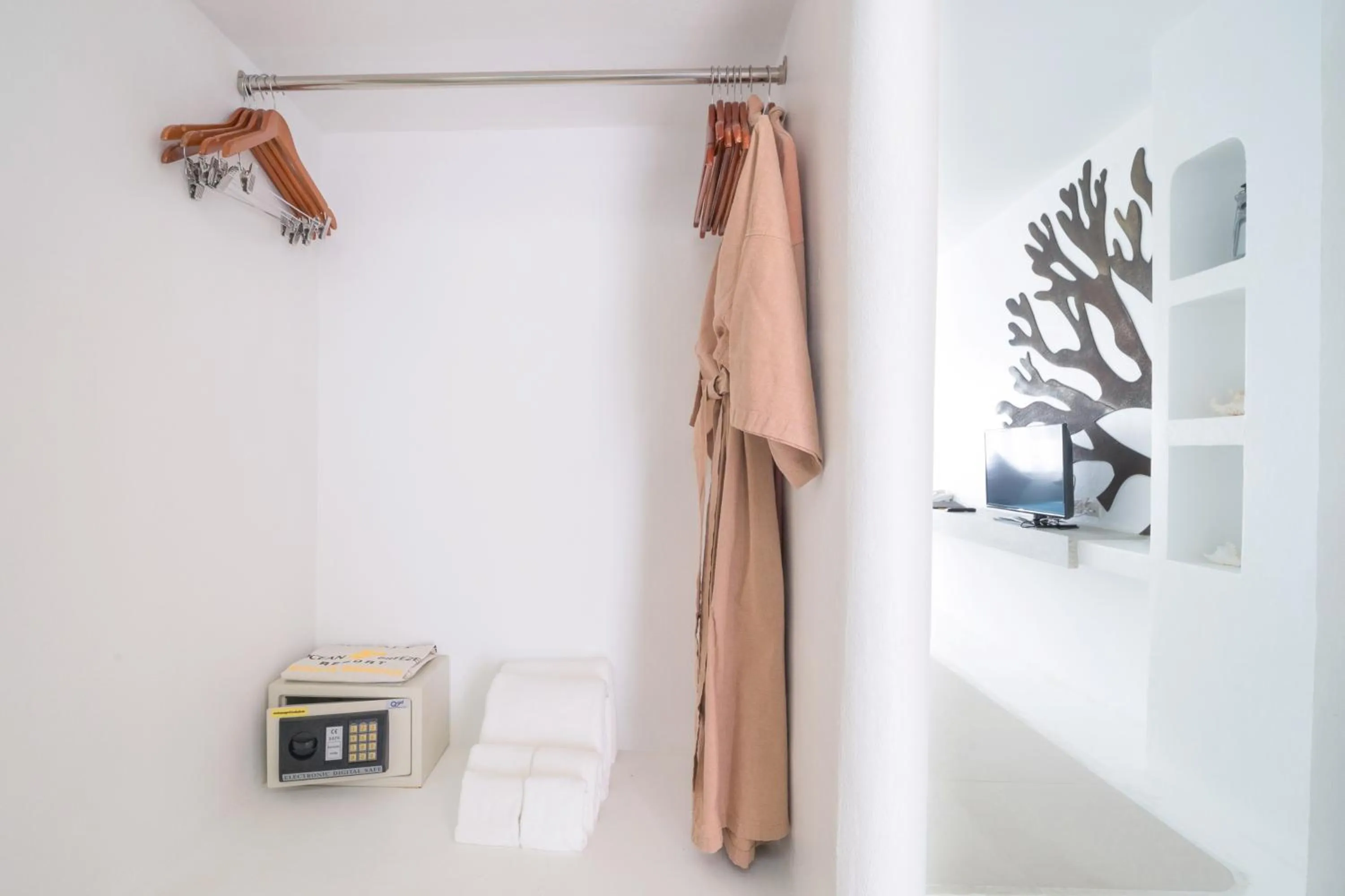 Area and facilities in Ocean Breeze Resort Khaolak