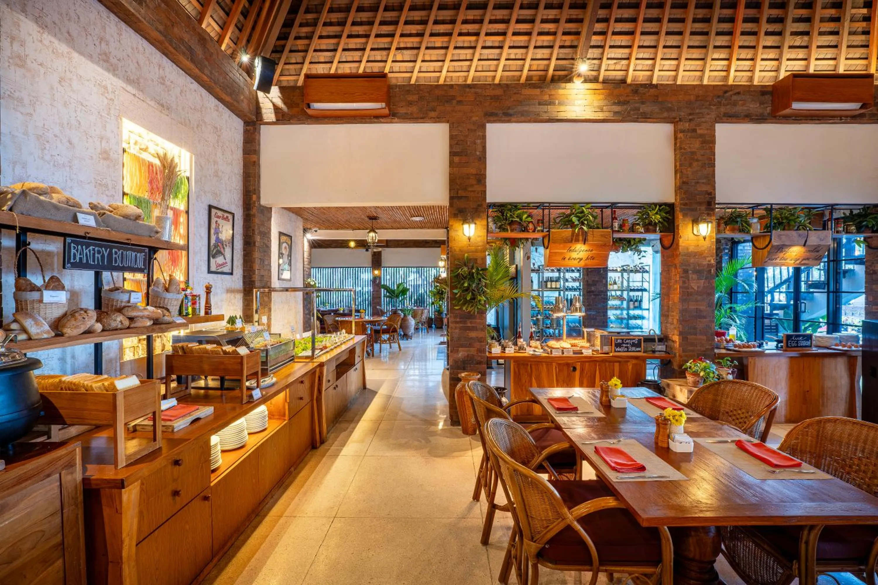 Restaurant/places to eat in Kuta Seaview Beach Resort