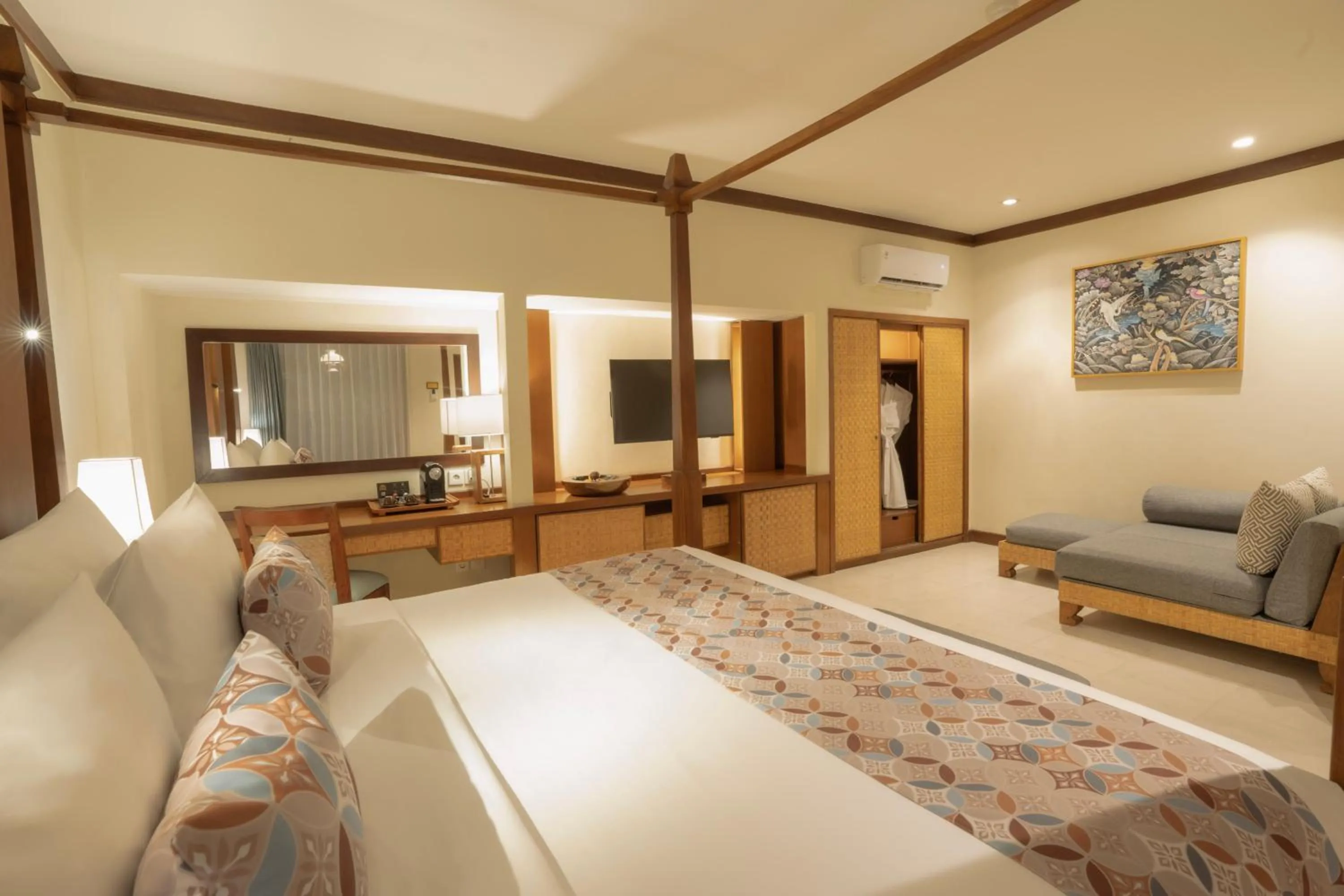 Bed in Kuta Seaview Beach Resort