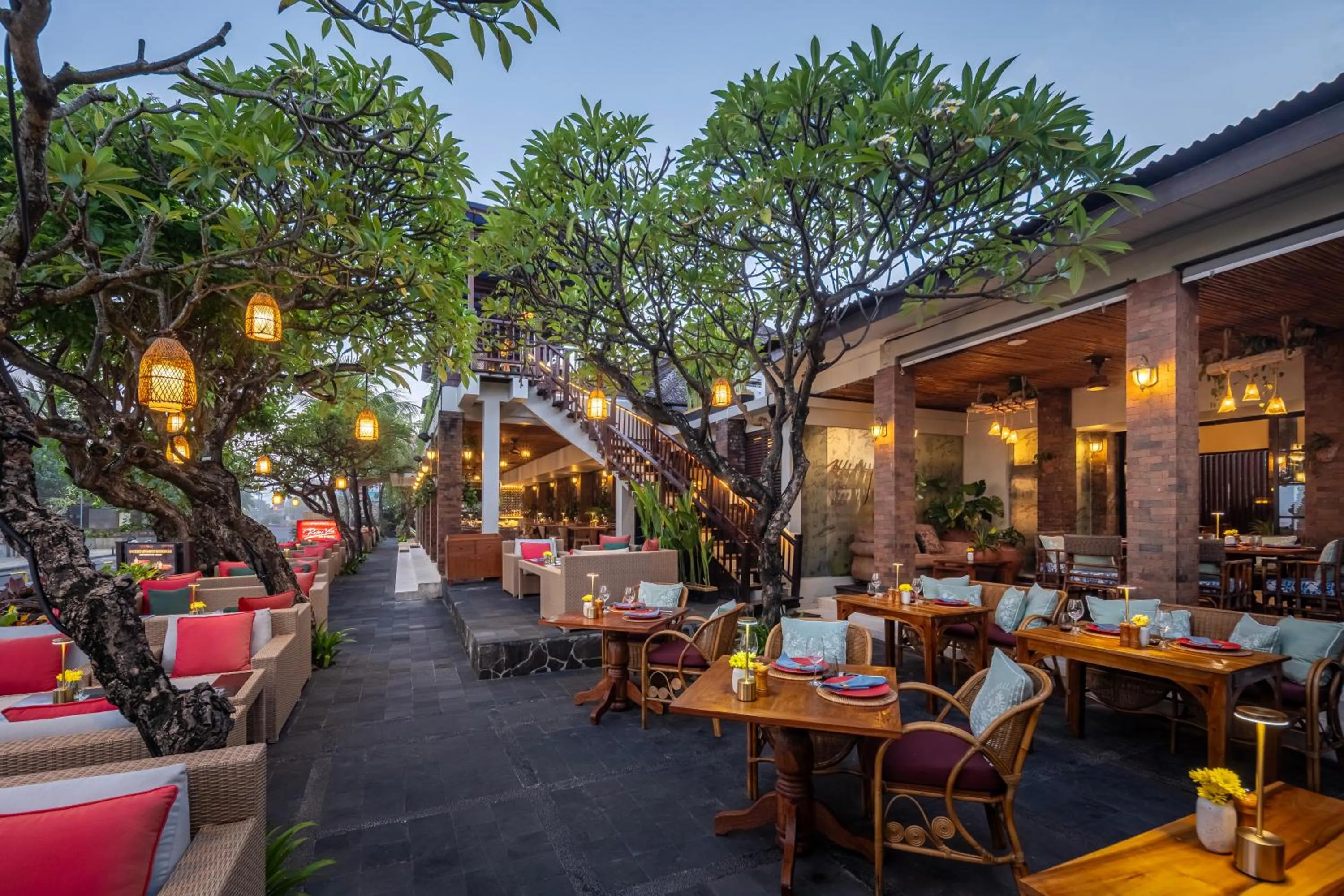 Restaurant/places to eat in Kuta Seaview Beach Resort