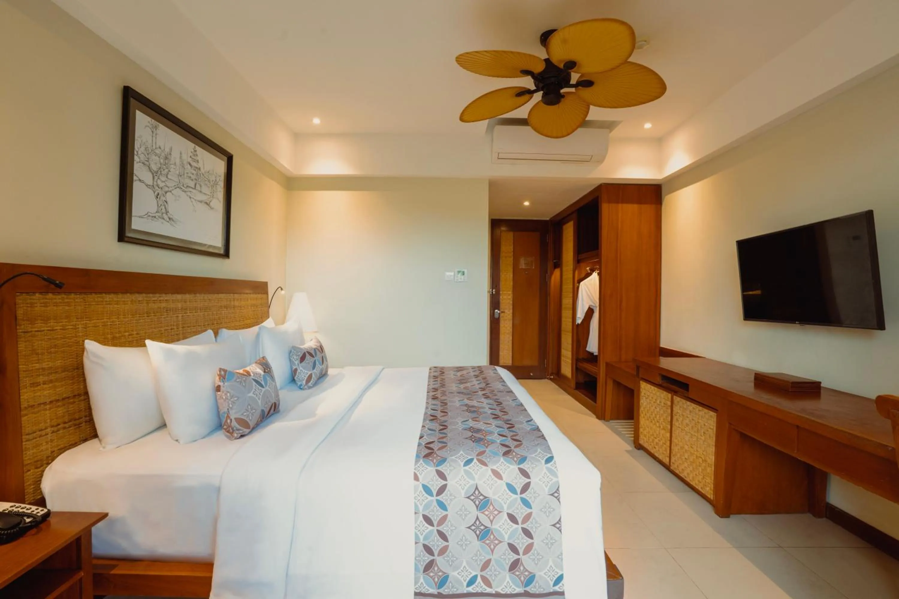 Bed in Kuta Seaview Beach Resort