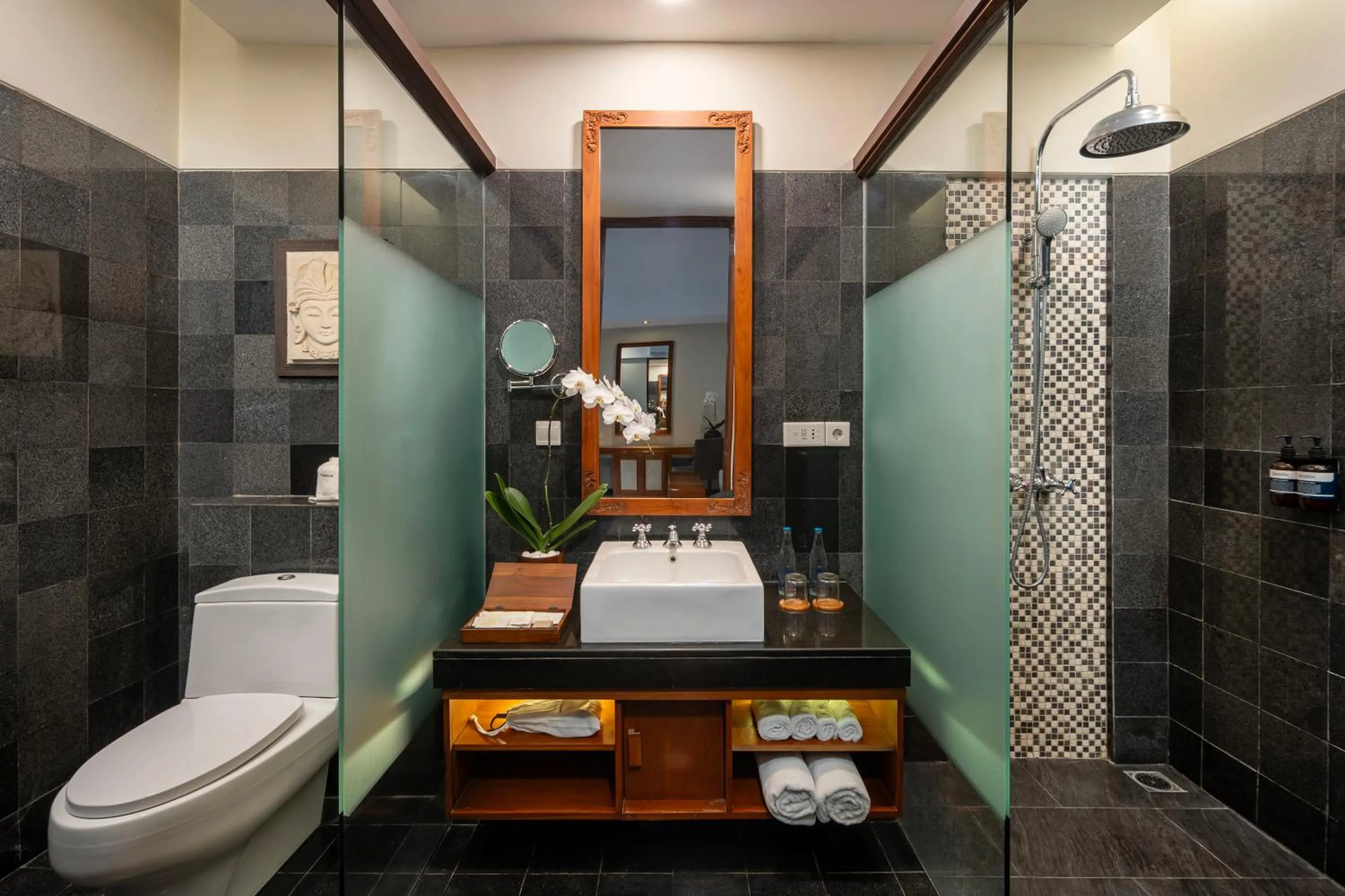 Bathroom in Kuta Seaview Beach Resort