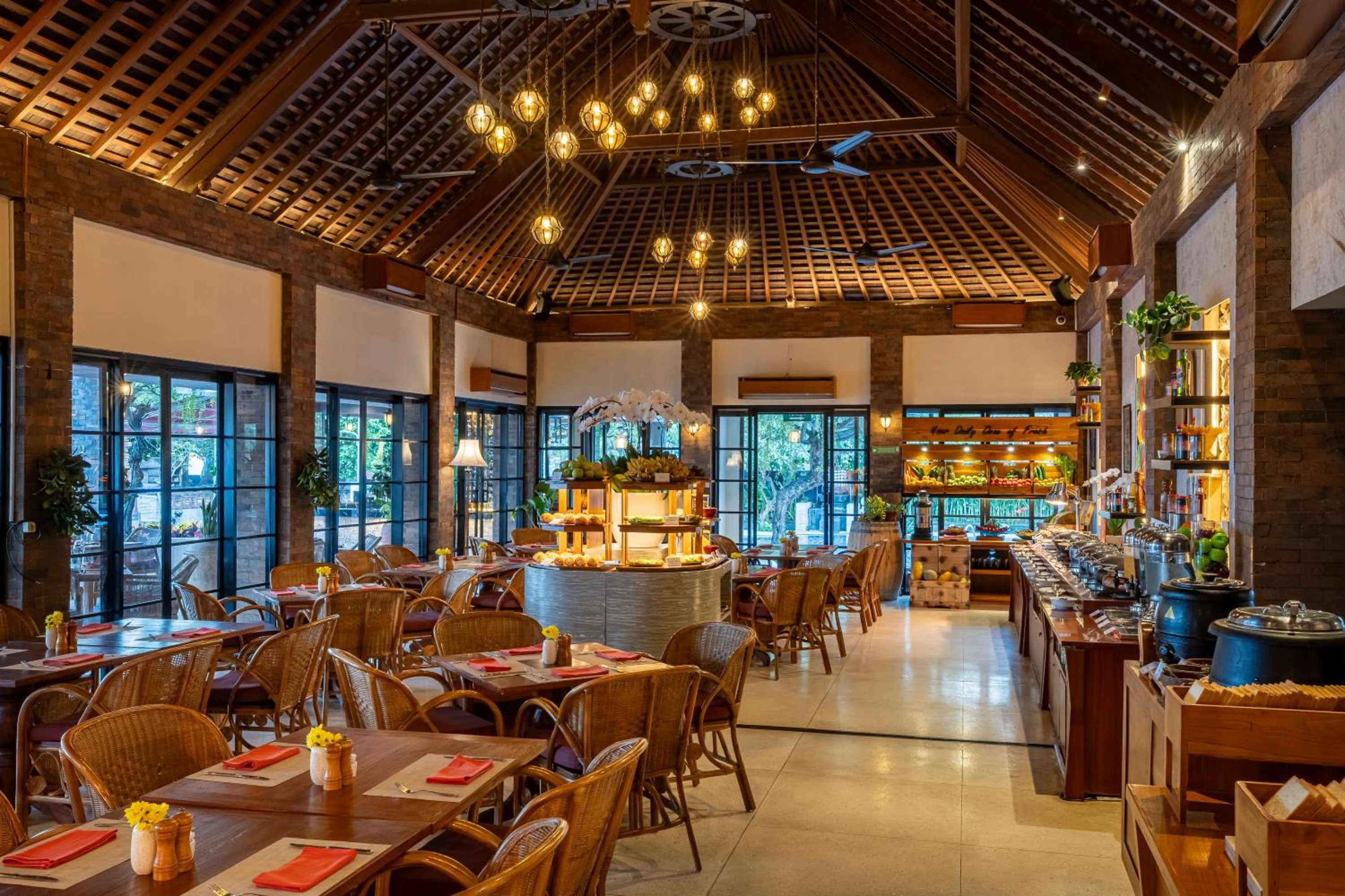 Restaurant/places to eat in Kuta Seaview Beach Resort