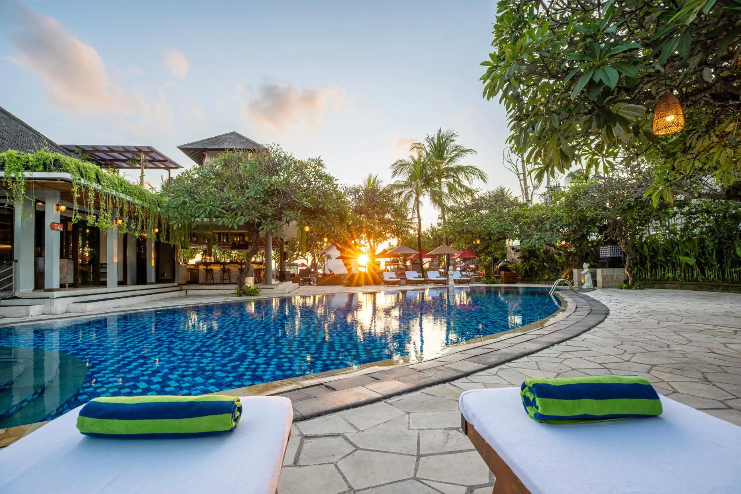 Swimming pool in Kuta Seaview Beach Resort