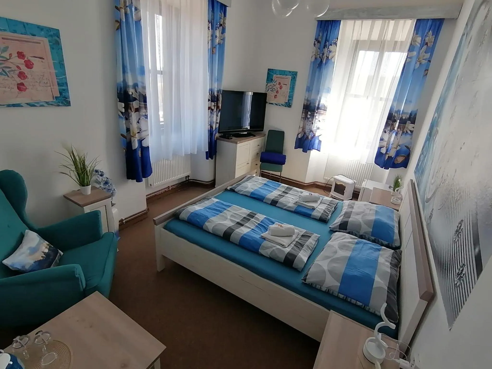 Bed in Hotel Stará škola na Šumavě